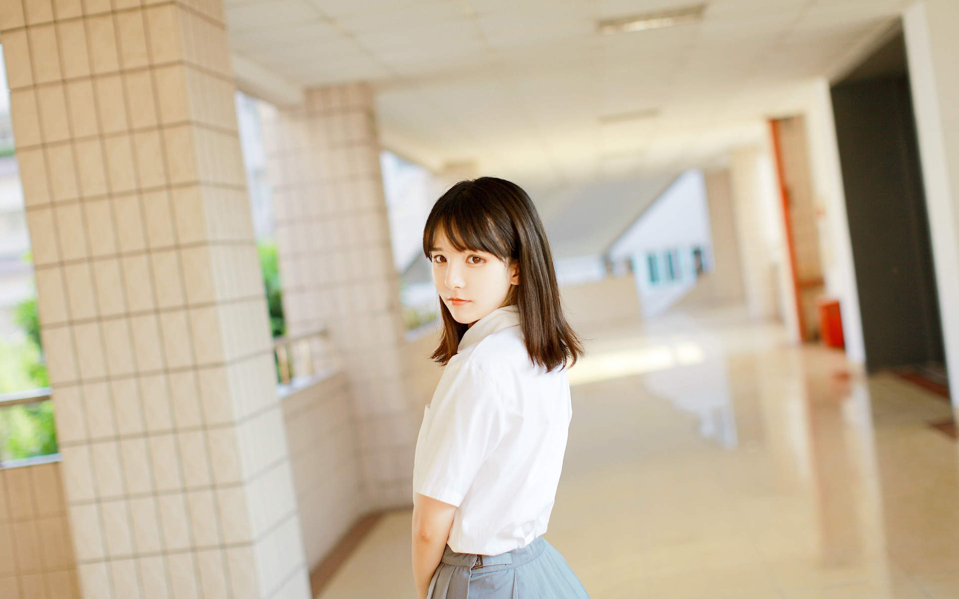 高清90后校花甜美灵动美少女学生装清纯写真图片手机壁纸图片