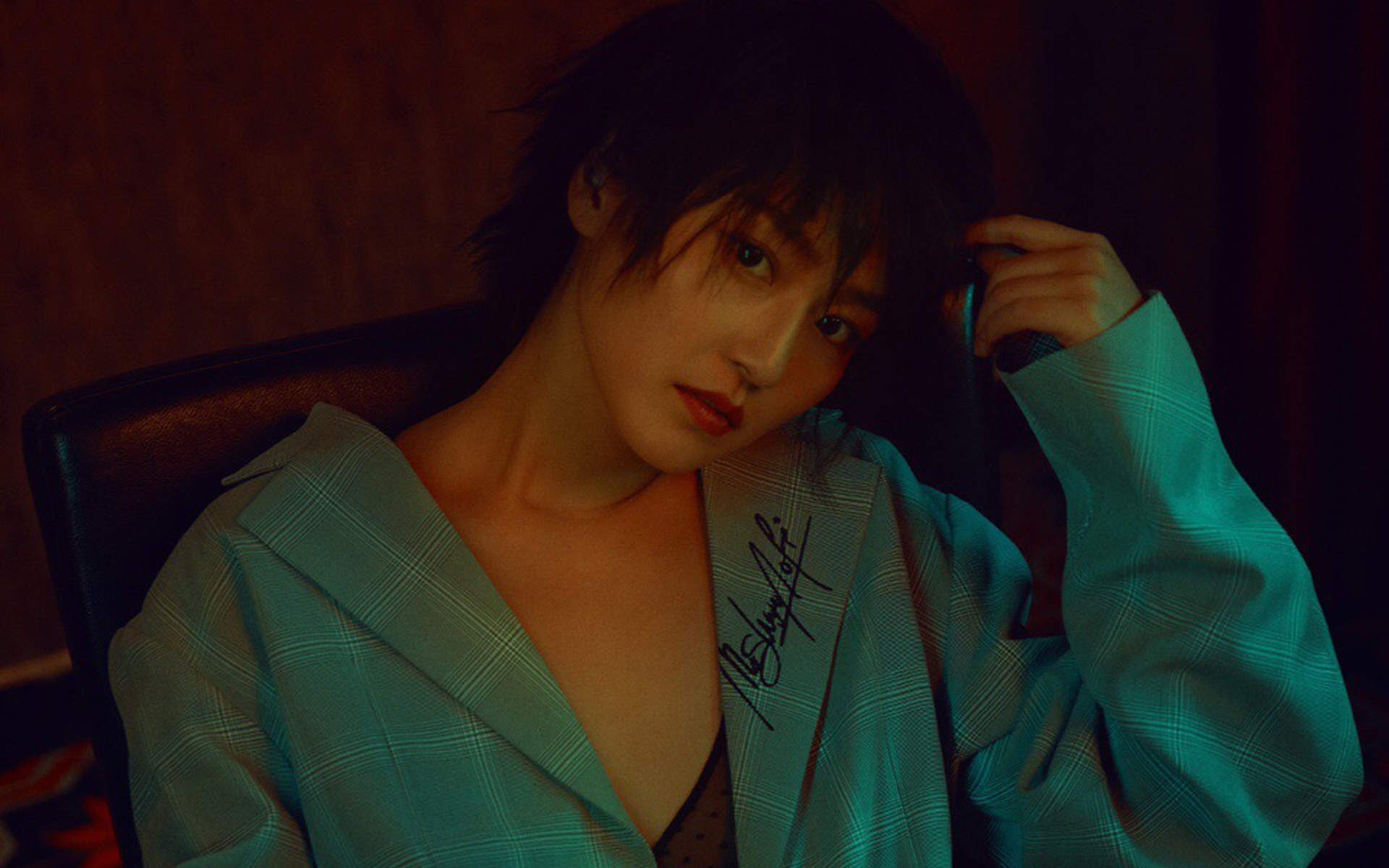 王思思纯色个性写真图片图片
