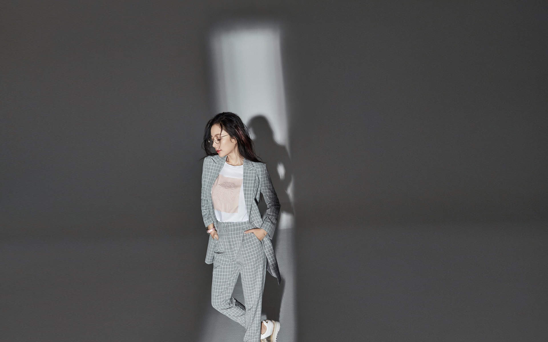 李小璐甜馨母女平安夜居家甜美自拍写真图片