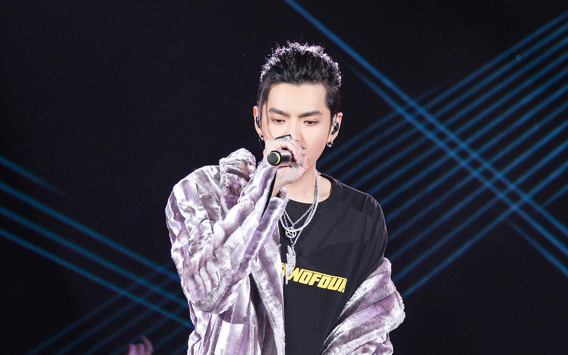 高清广州男明星吴亦凡单曲宣传照写真图片图片