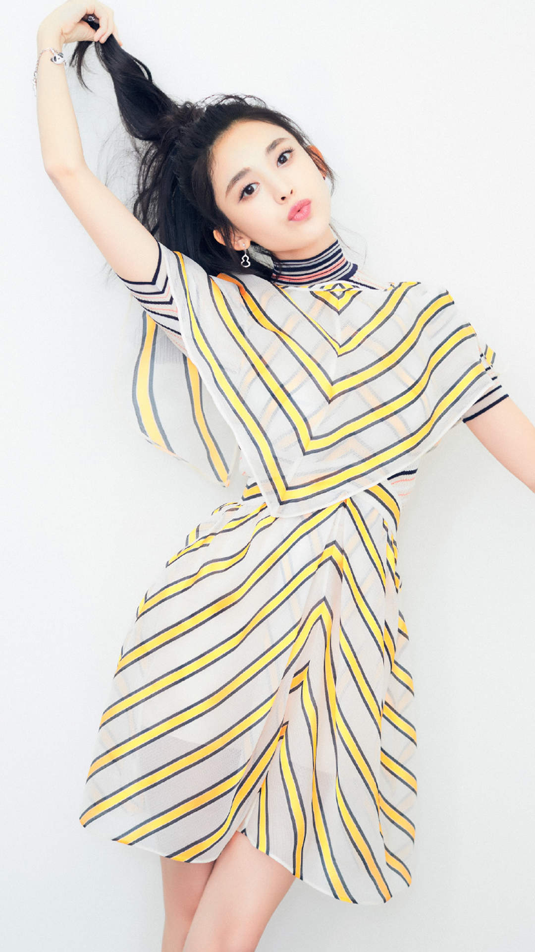 中国内地新疆乌鲁木齐市影视女演员古力娜扎清秀写真手机壁纸图片