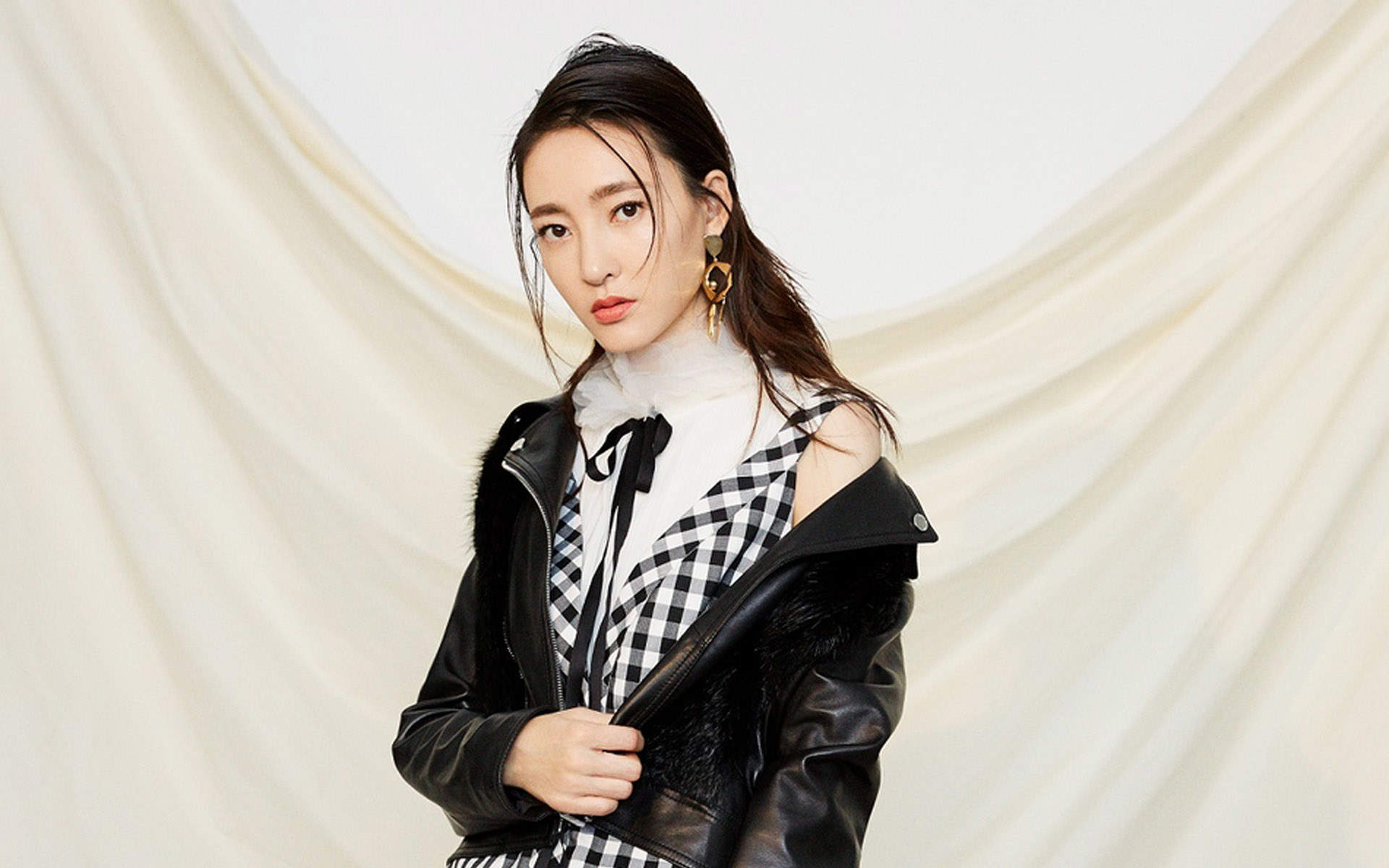 王丽坤优雅灵动粉色长裙写真图片图片