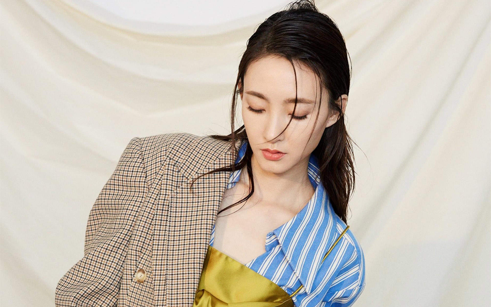 王丽坤性感干练活动写真图片图片