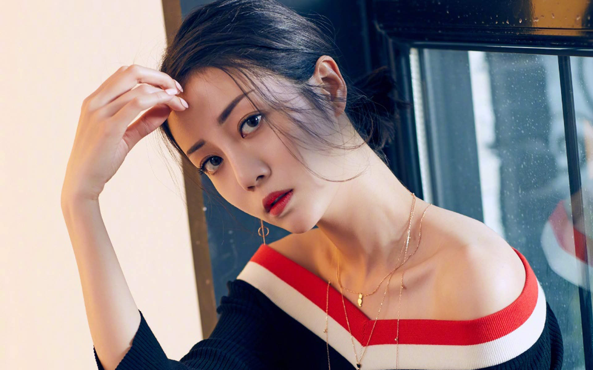 高清北京美女李溪芮粉色西装时尚写真图片图片
