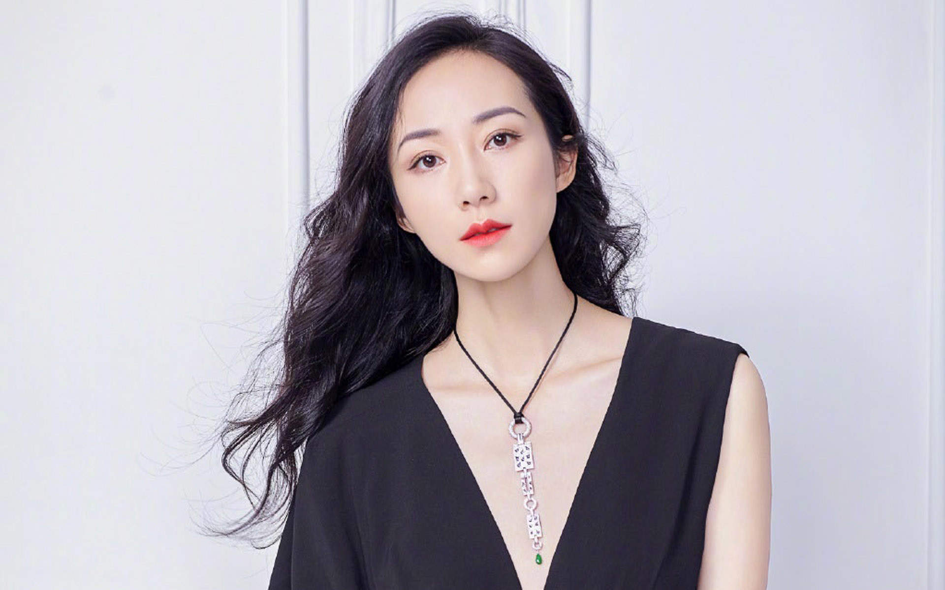 中国大陆江苏省苏州知名女演员韩雪高贵优雅活动写真图片图片