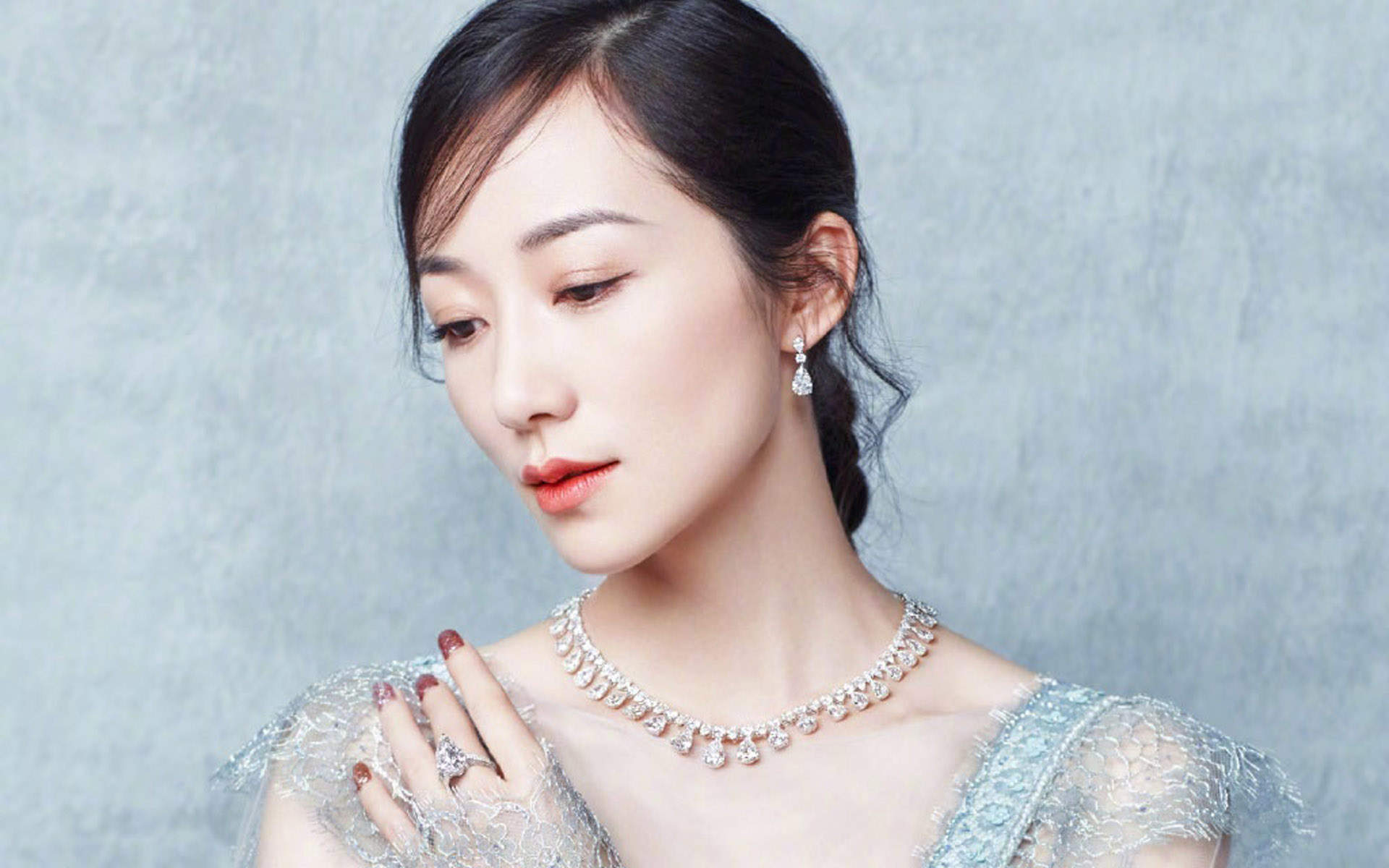 中国大陆江苏省苏州知名女演员韩雪高贵优雅活动写真图片图片