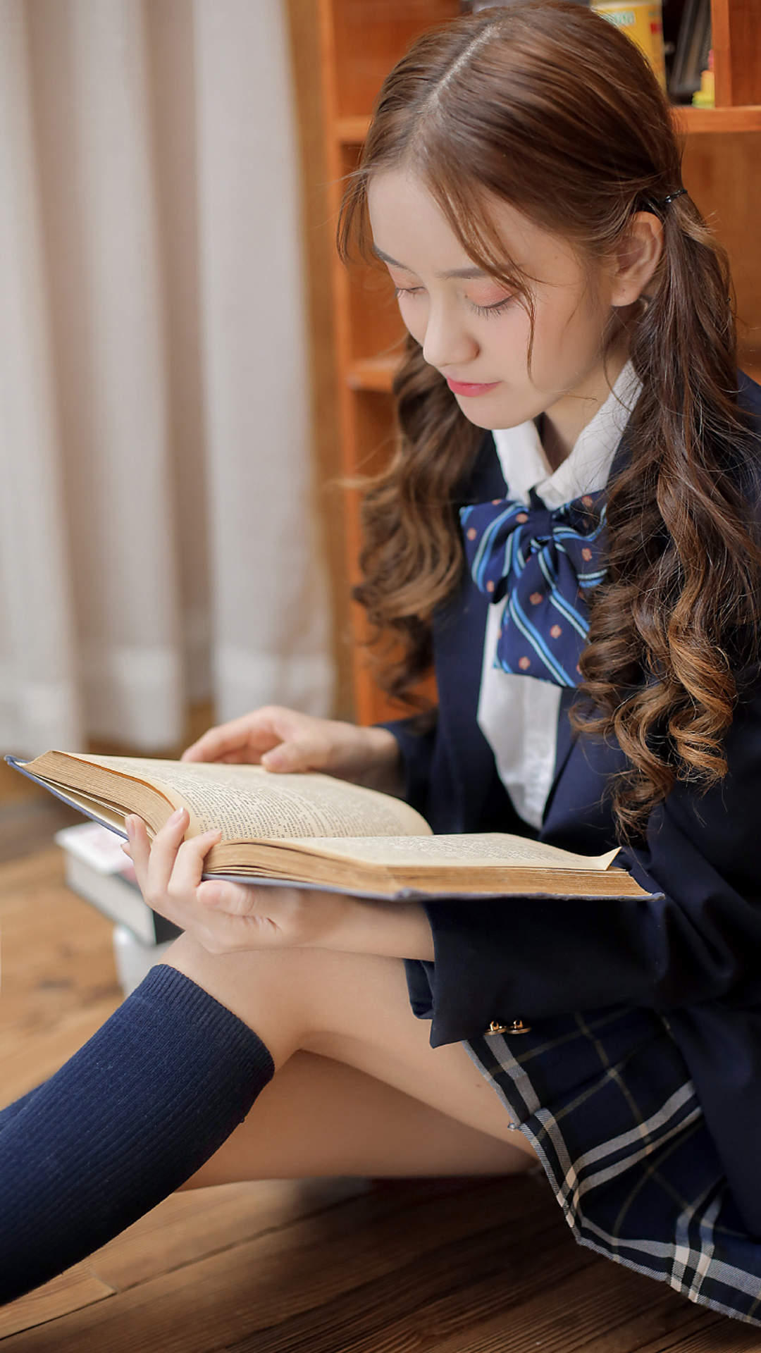 高清校花90后美女制服学生妹唯美高清桌面壁纸图片