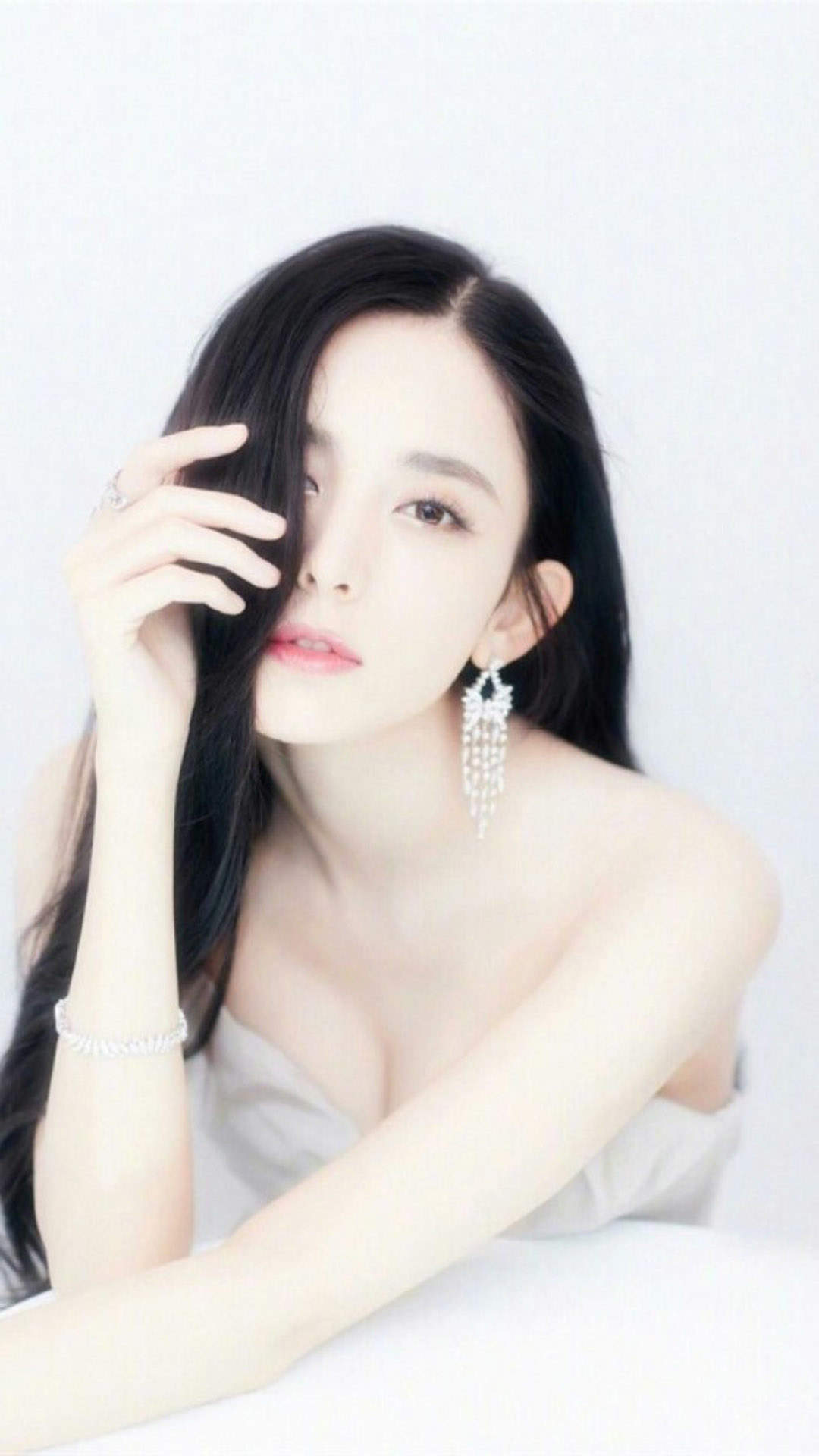 中国内地新疆乌鲁木齐市影视女演员古力娜扎清秀写真手机壁纸图片