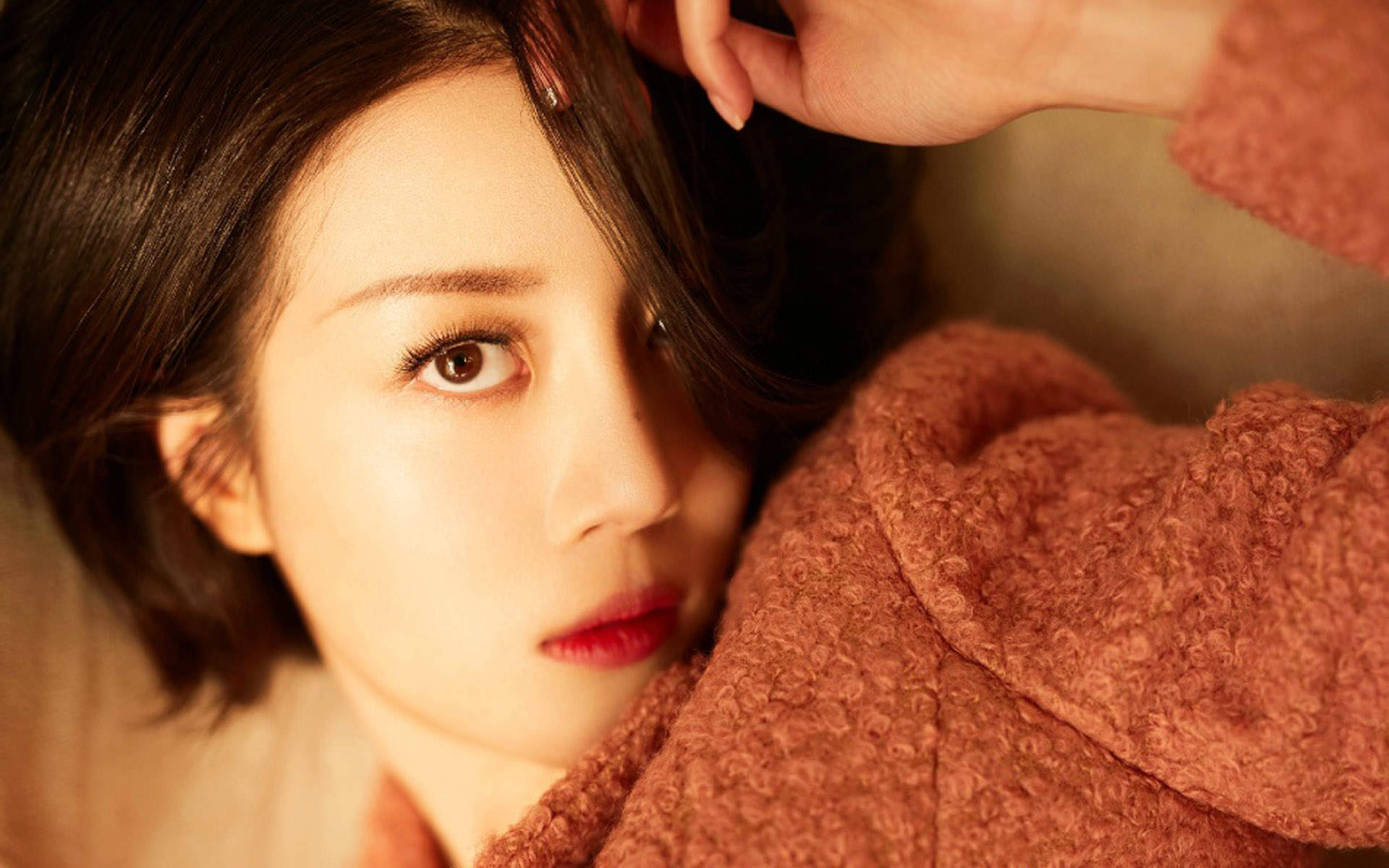 高清北京美女李溪芮粉色西装时尚写真图片图片