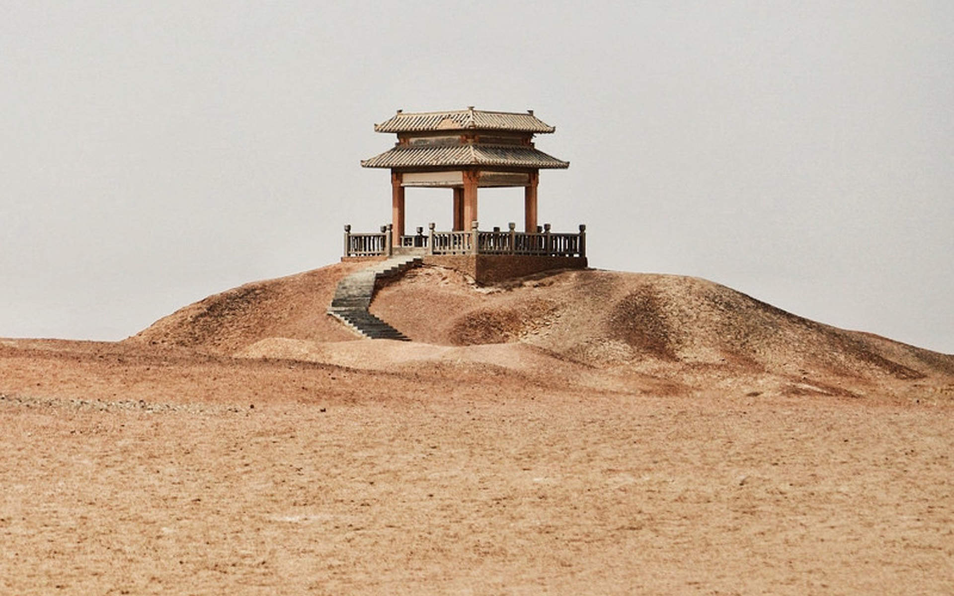 广阔炽热沙漠风景高清桌面壁纸图片