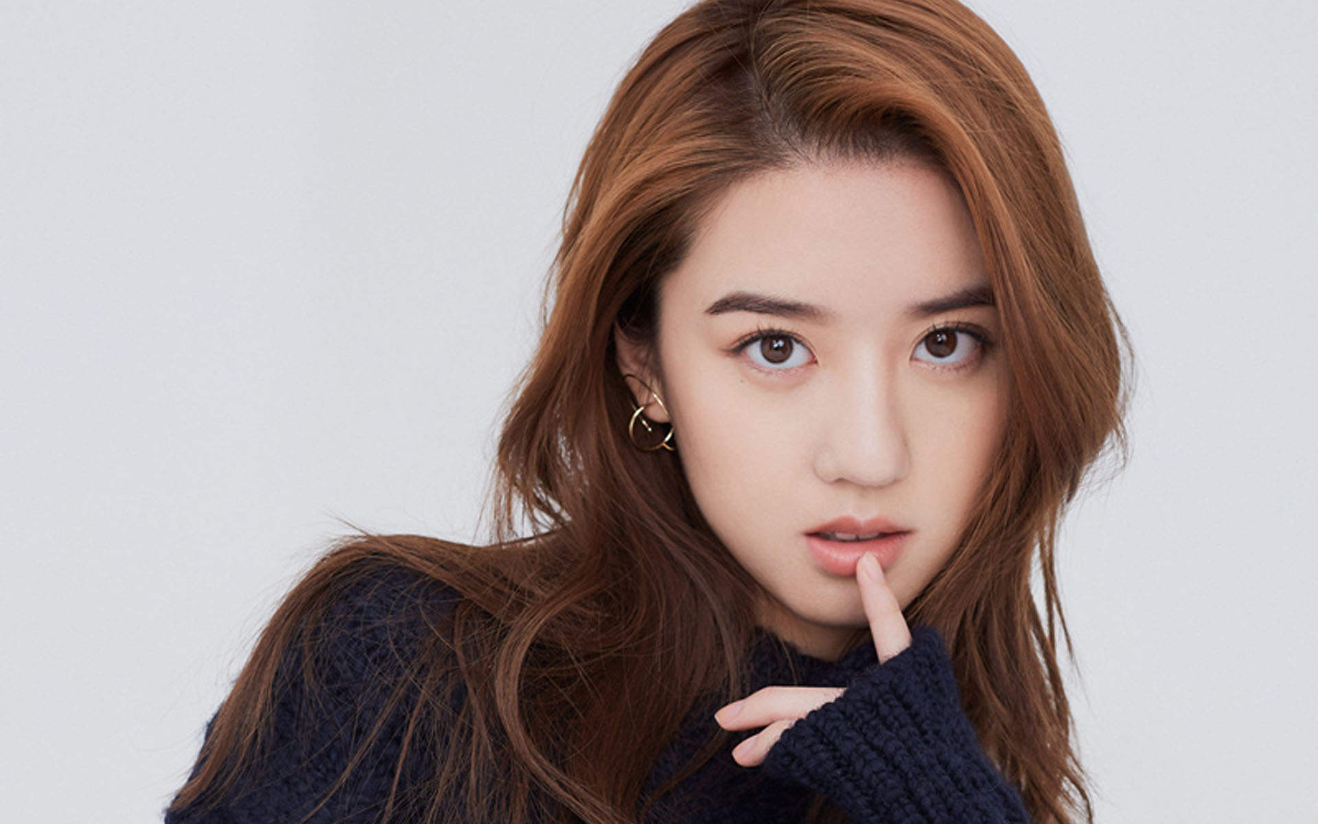 高清台湾美女李凯馨个性时髦写真桌面壁纸图片