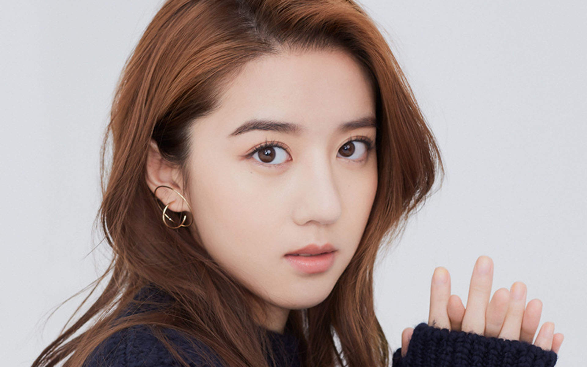 高清台湾美女李凯馨格子裙性感写真图片图片