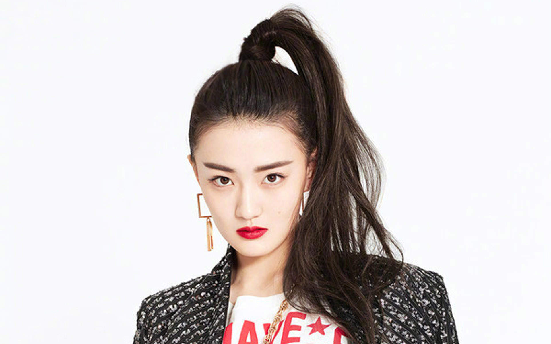 中国内地内蒙古呼和浩特女演员徐璐性感牛仔连体装时尚写真高清图片图片