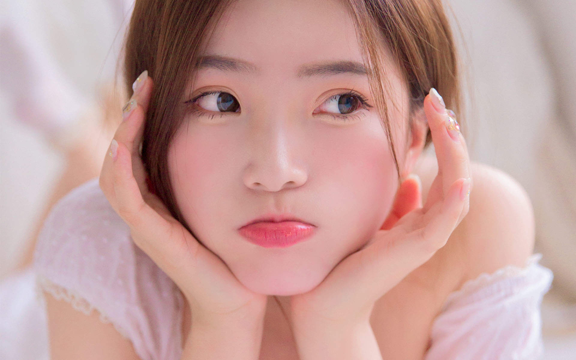 娃娃脸美女图片