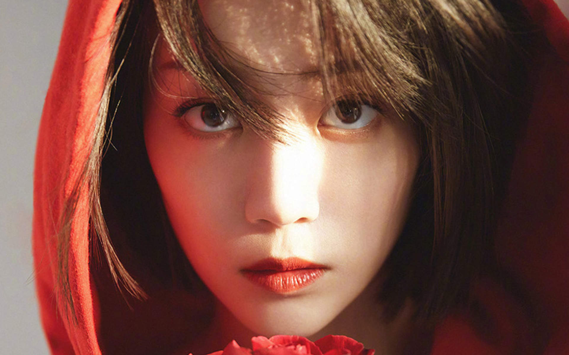 高清北京美女李溪芮粉色西装时尚写真图片图片