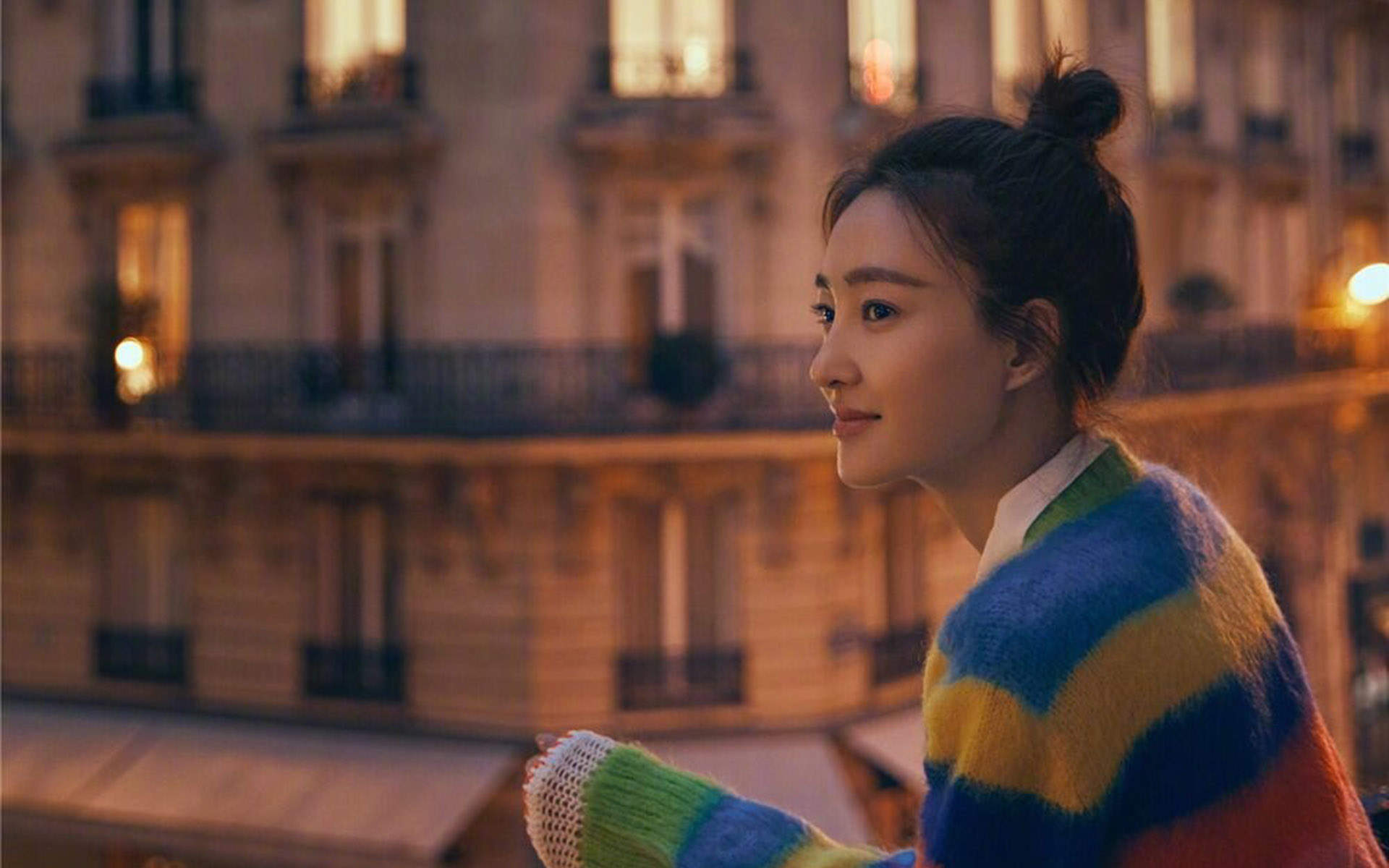 王丽坤巴黎黄昏唯美街拍写真高清壁纸图片