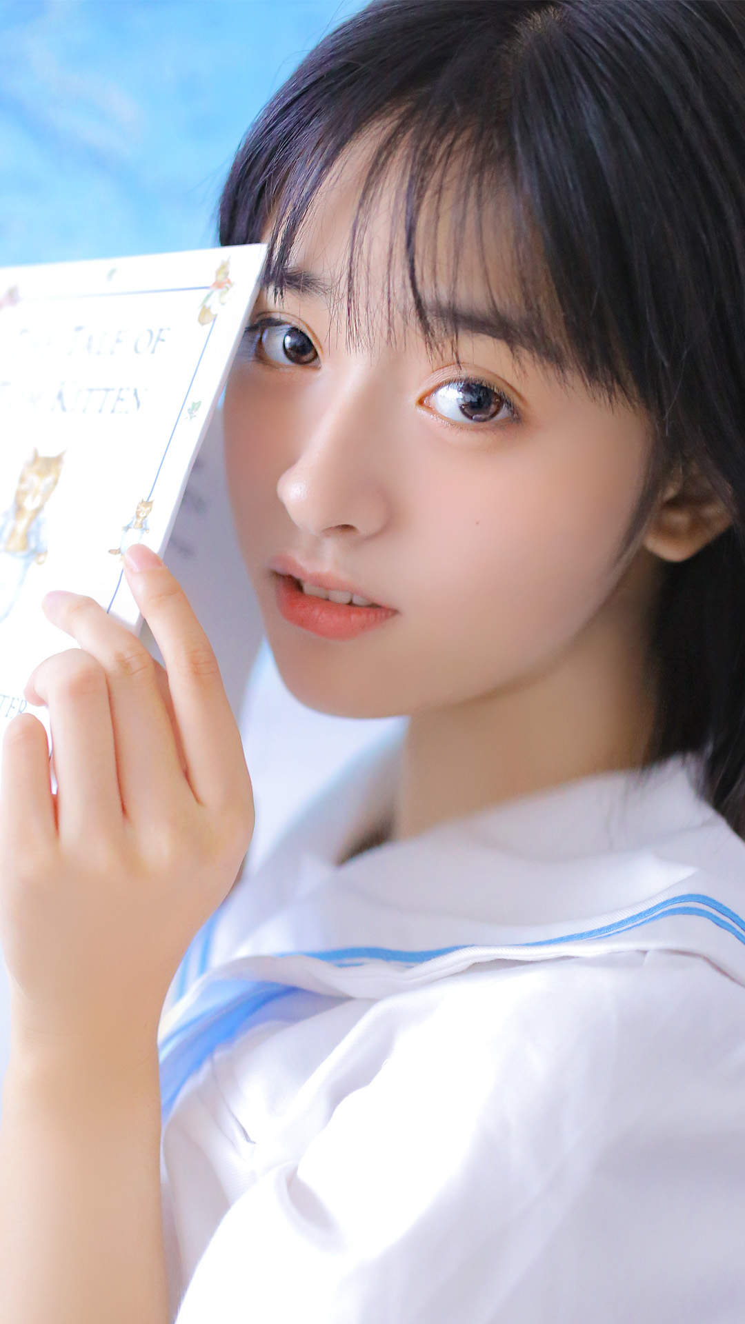 美女沈月图片