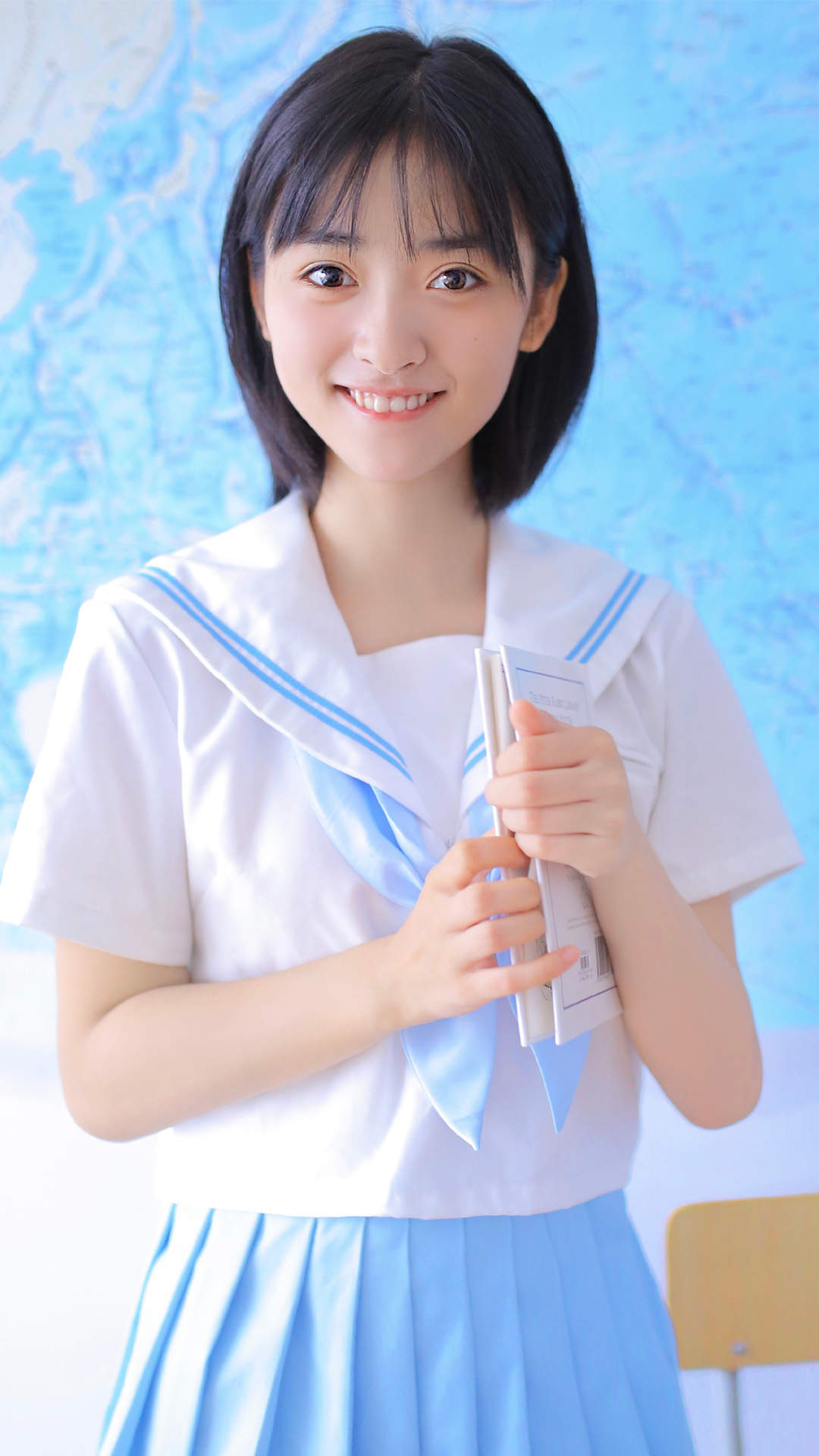 美女沈月图片