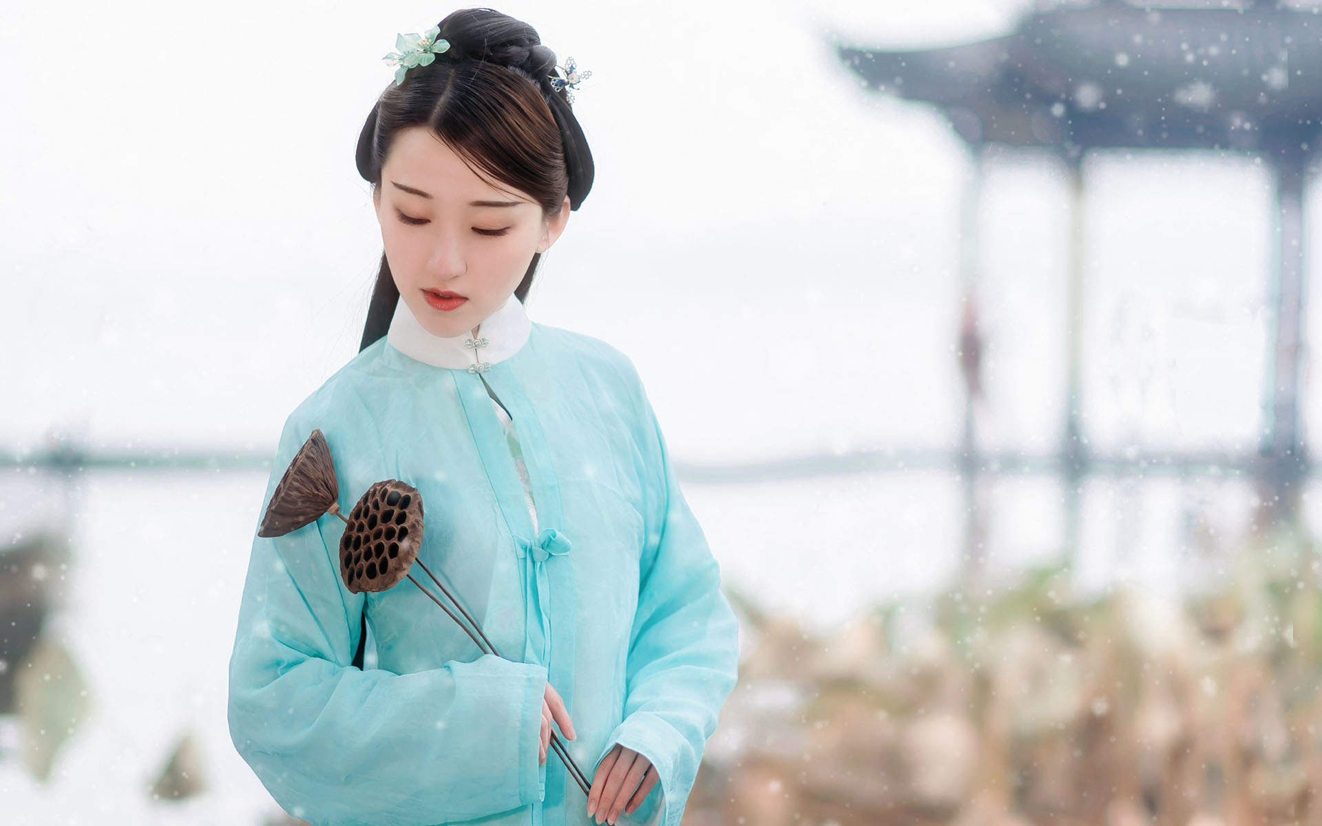 花树下的汉服美女清纯靓丽如花似玉写真图片图片