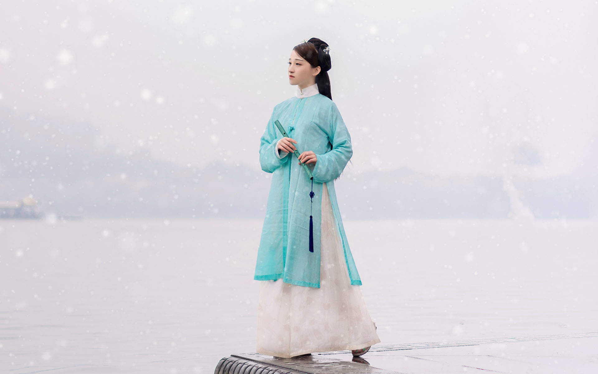花树下的汉服美女清纯靓丽如花似玉写真图片图片