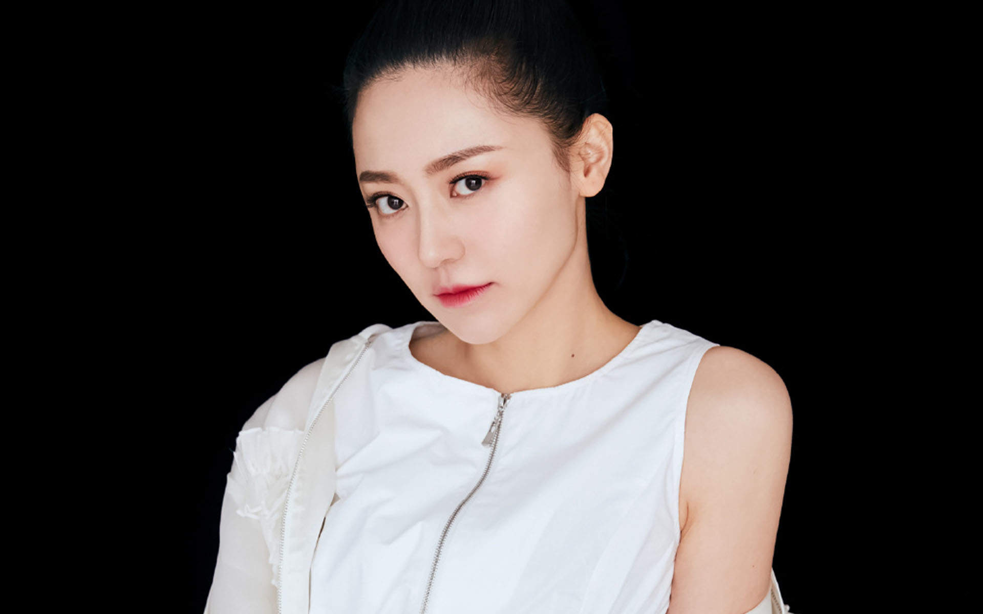 大陆内地四川成都女演员黄梦莹优雅迷人写真桌面壁纸图片
