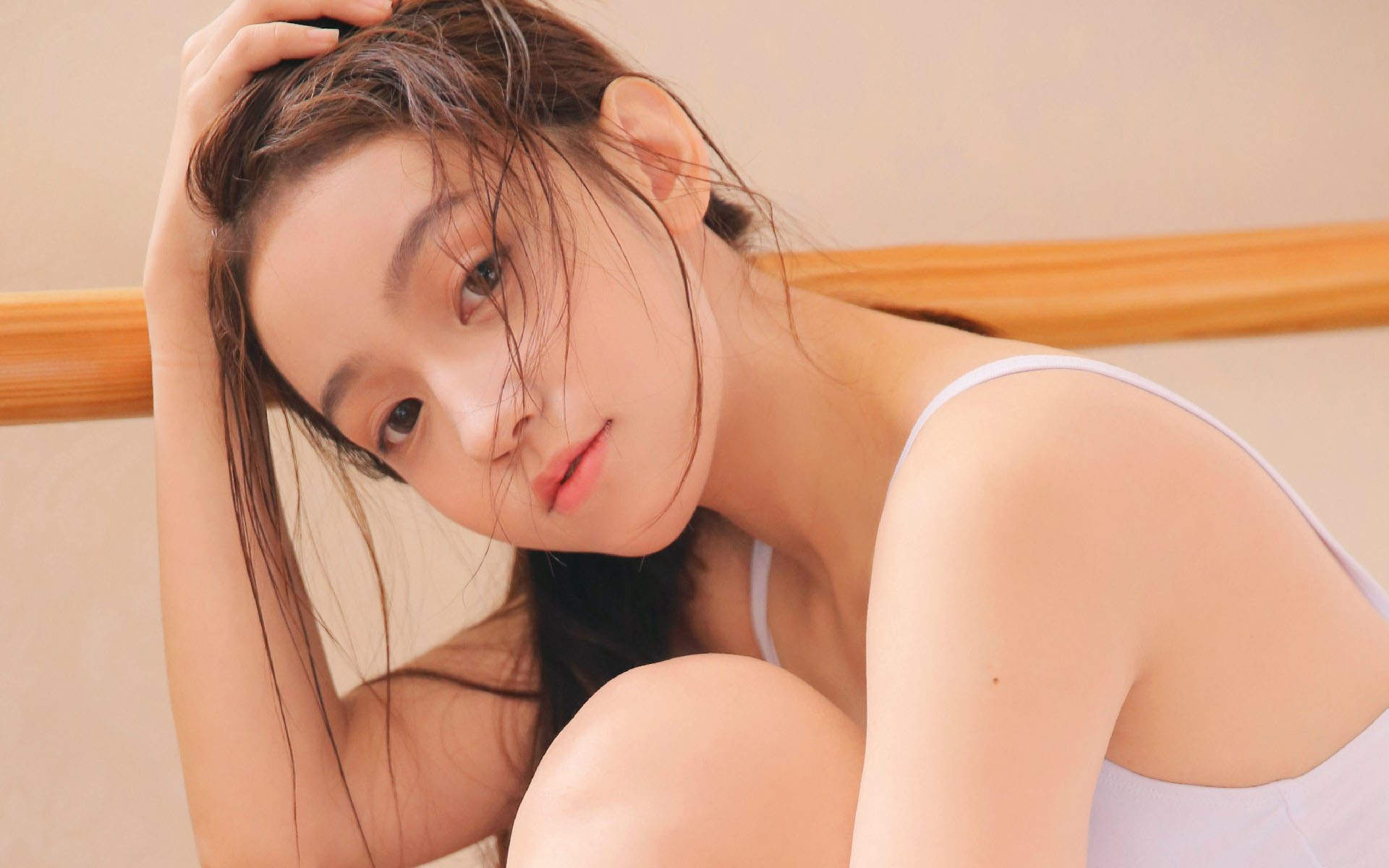 性感艺校美女自拍事业线美女写真图图片