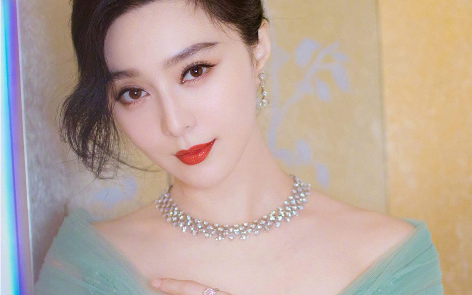 内地山东青岛女演员范冰冰《芭莎珠宝》高贵性感写真图片图片