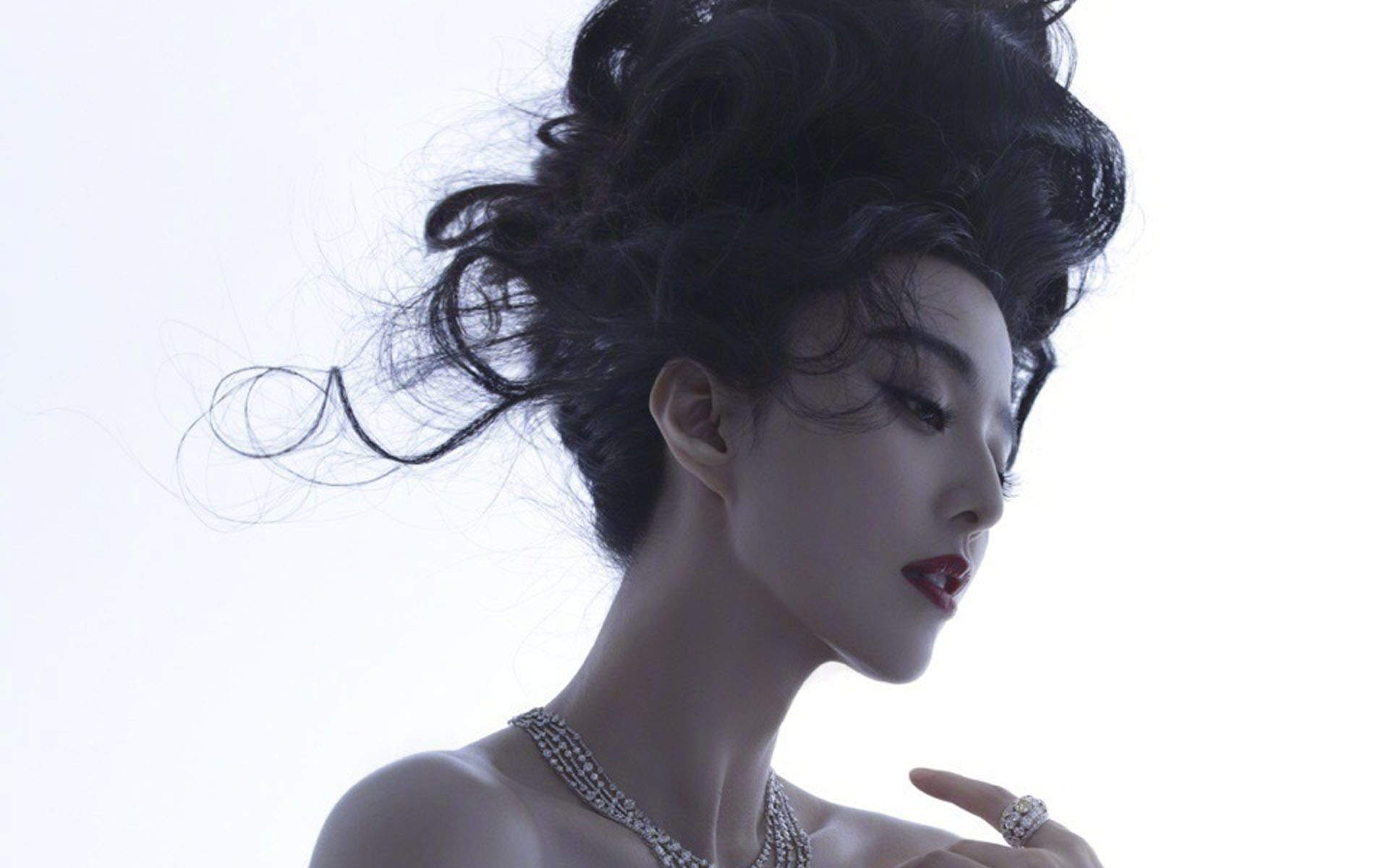 内地山东青岛女演员范冰冰《芭莎珠宝》高贵性感写真图片图片