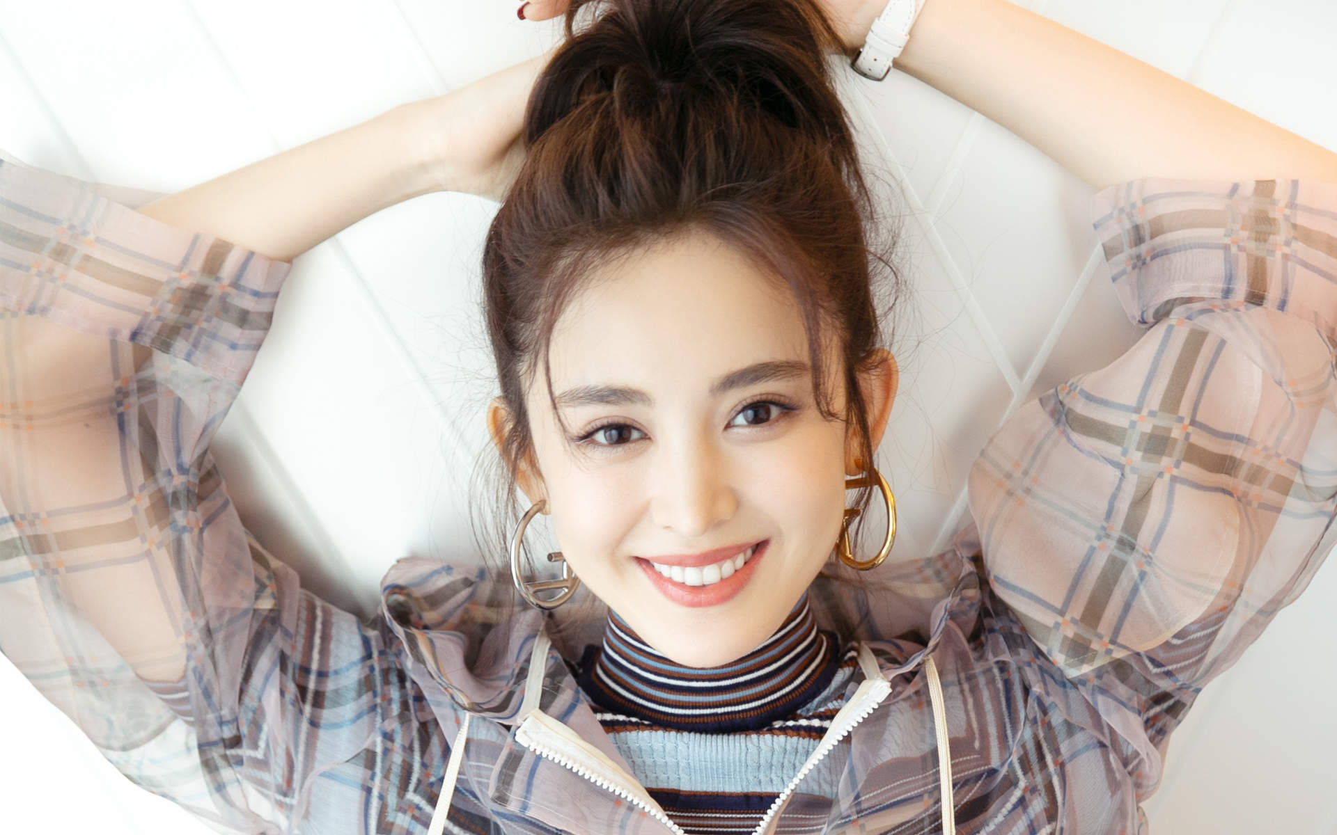 中国内地新疆乌鲁木齐市影视女演员古力娜扎清秀写真手机壁纸图片