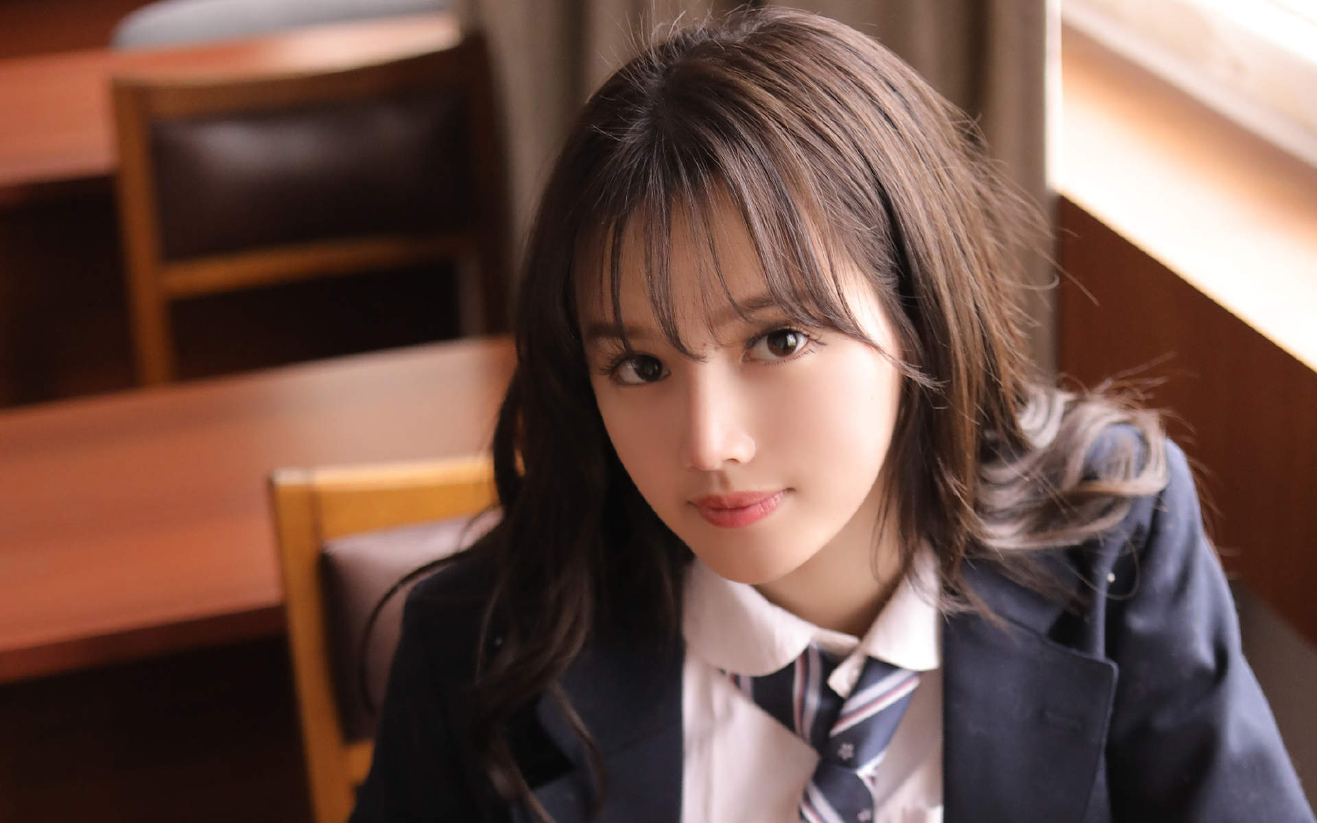 非主流逆光唯美意境麦田美女背影治愈系桌面壁纸下载(一)图片