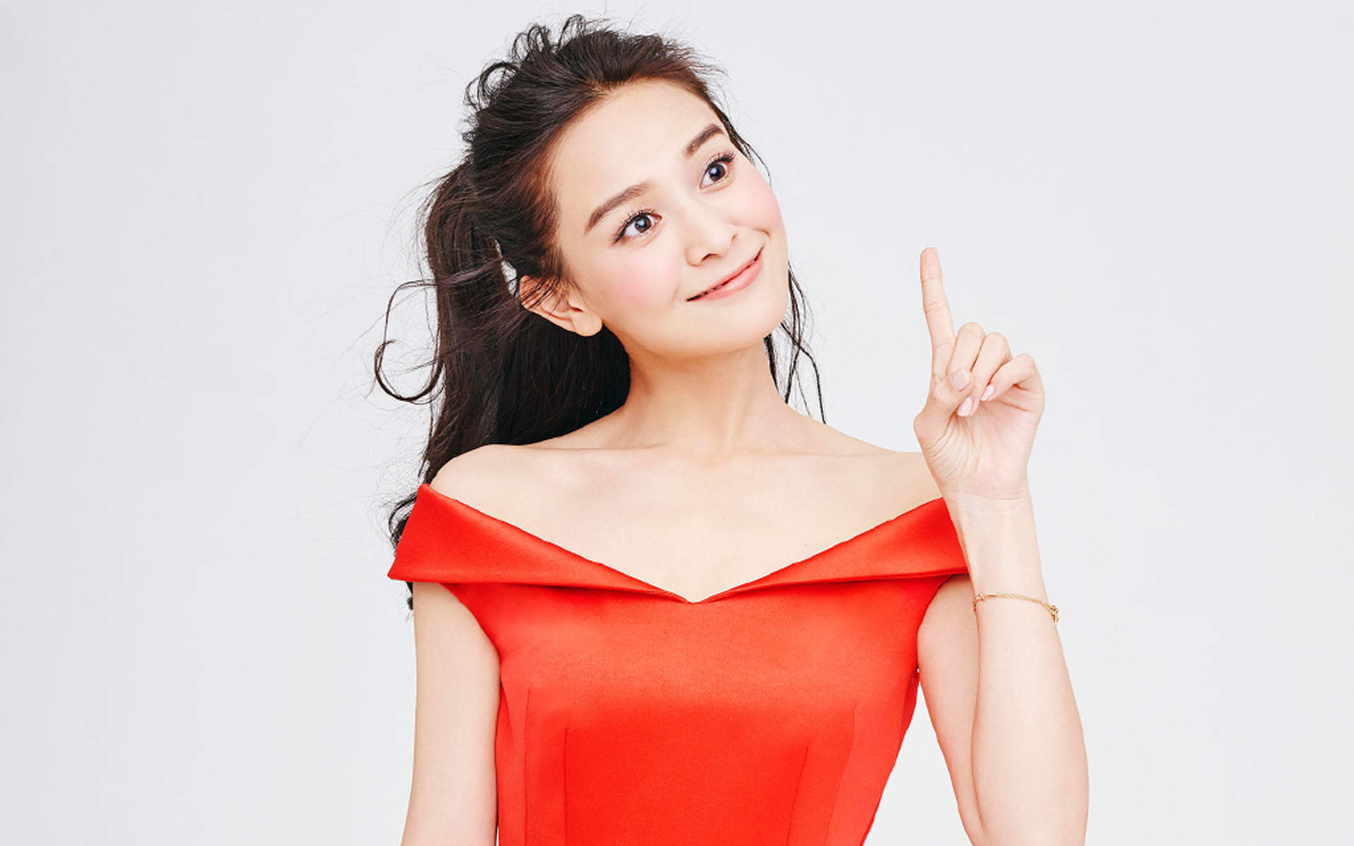 中国内地安徽女演员海铃黑色吊带性感写真图片图片
