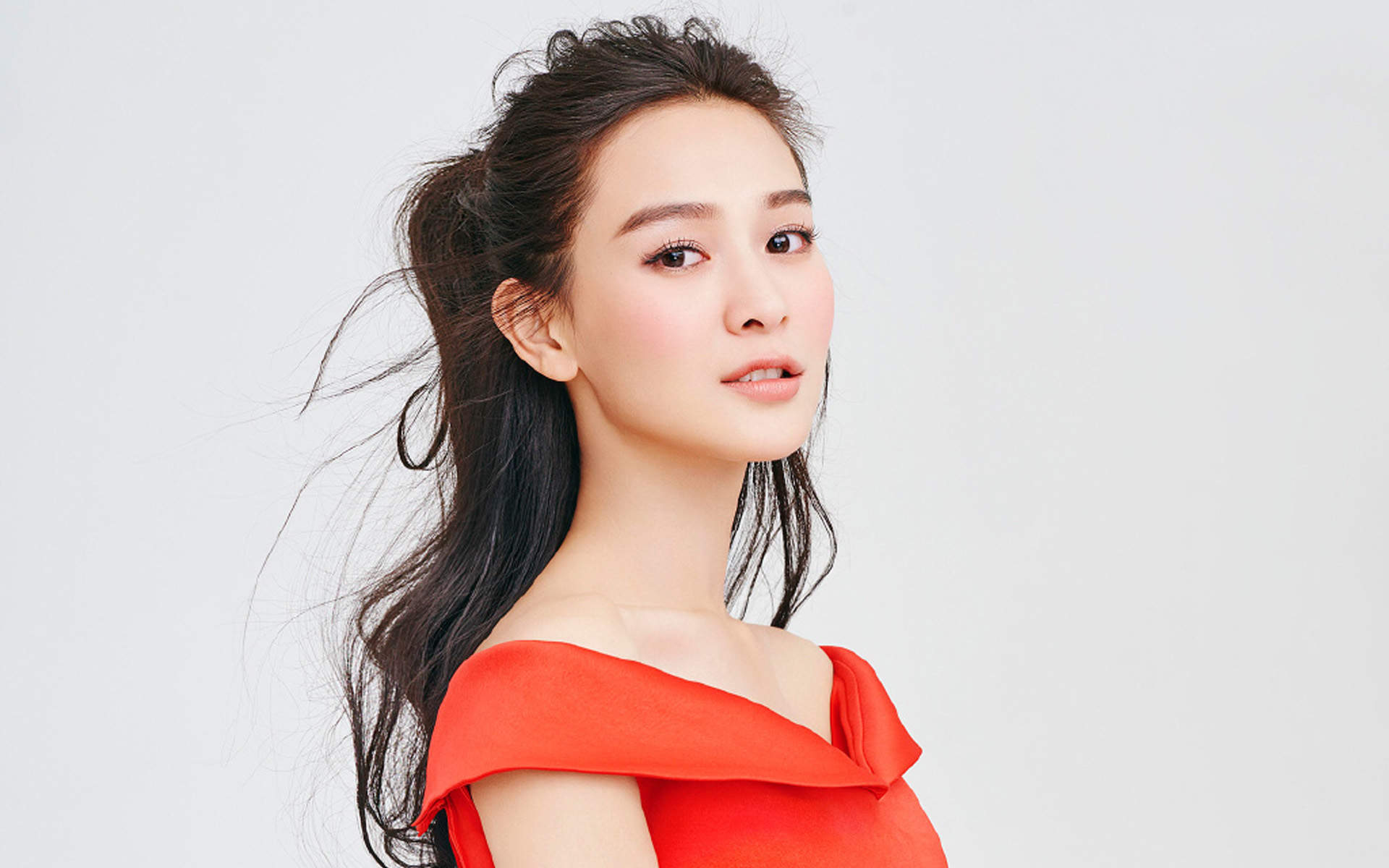 中国内地安徽女演员海铃黑色吊带性感写真图片图片