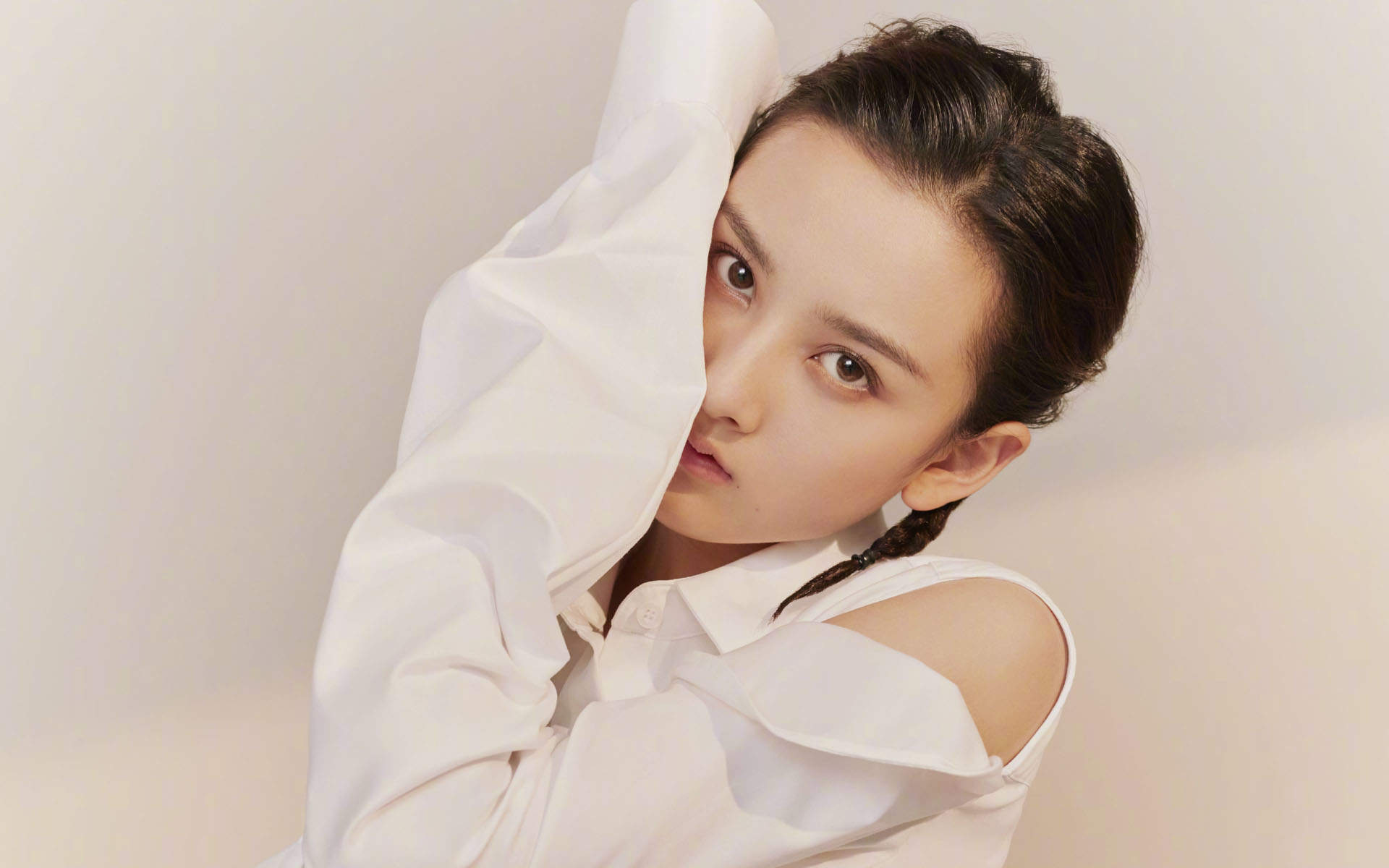 中国北京当代95后女演员宋祖儿时尚芭莎写真图片桌面电脑壁纸图片 中国北京当代95后女演员宋祖儿时尚芭莎写真图片桌面电脑壁纸图片