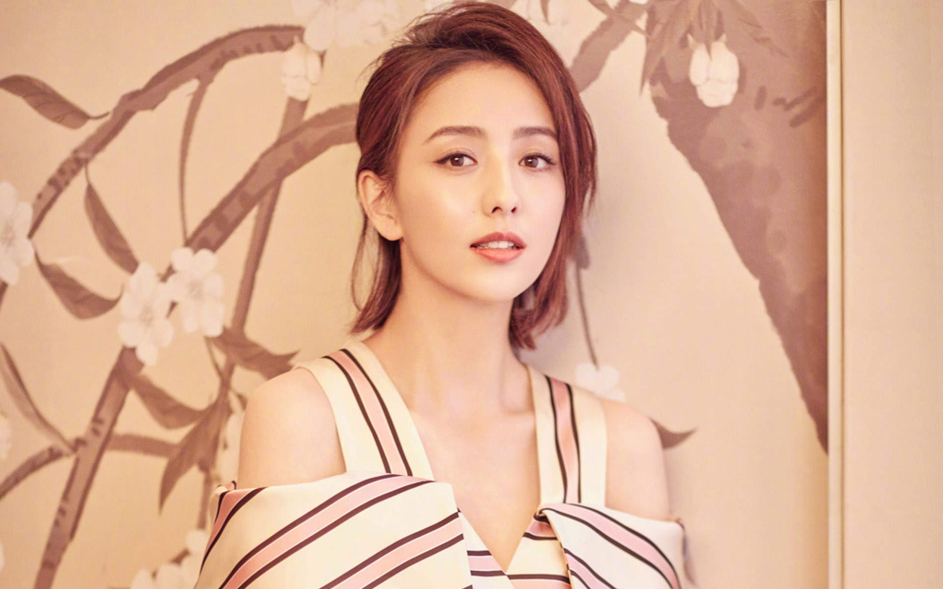 高清中国内地新疆伊犁影视女演员佟丽娅性感魅力写真图片桌面壁纸图片 高清中国内地新疆伊犁影视女演员佟丽娅性感魅力写真图片桌面壁纸图片