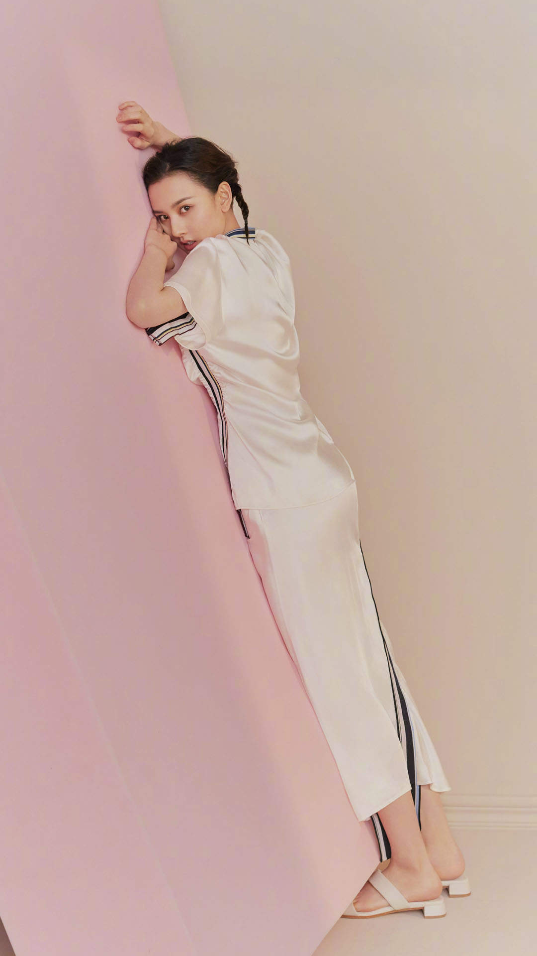 中国北京当代95后女演员宋祖儿典雅迷人写真图片桌面壁纸图片