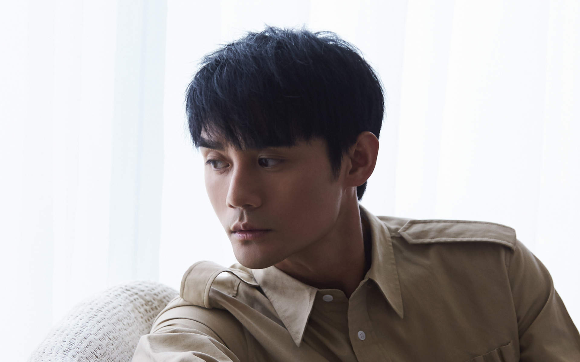 高清中国内地男演员王凯黑色西装帅气写真图片图片 高清中国内地男演员王凯黑色西装帅气写真图片图片
