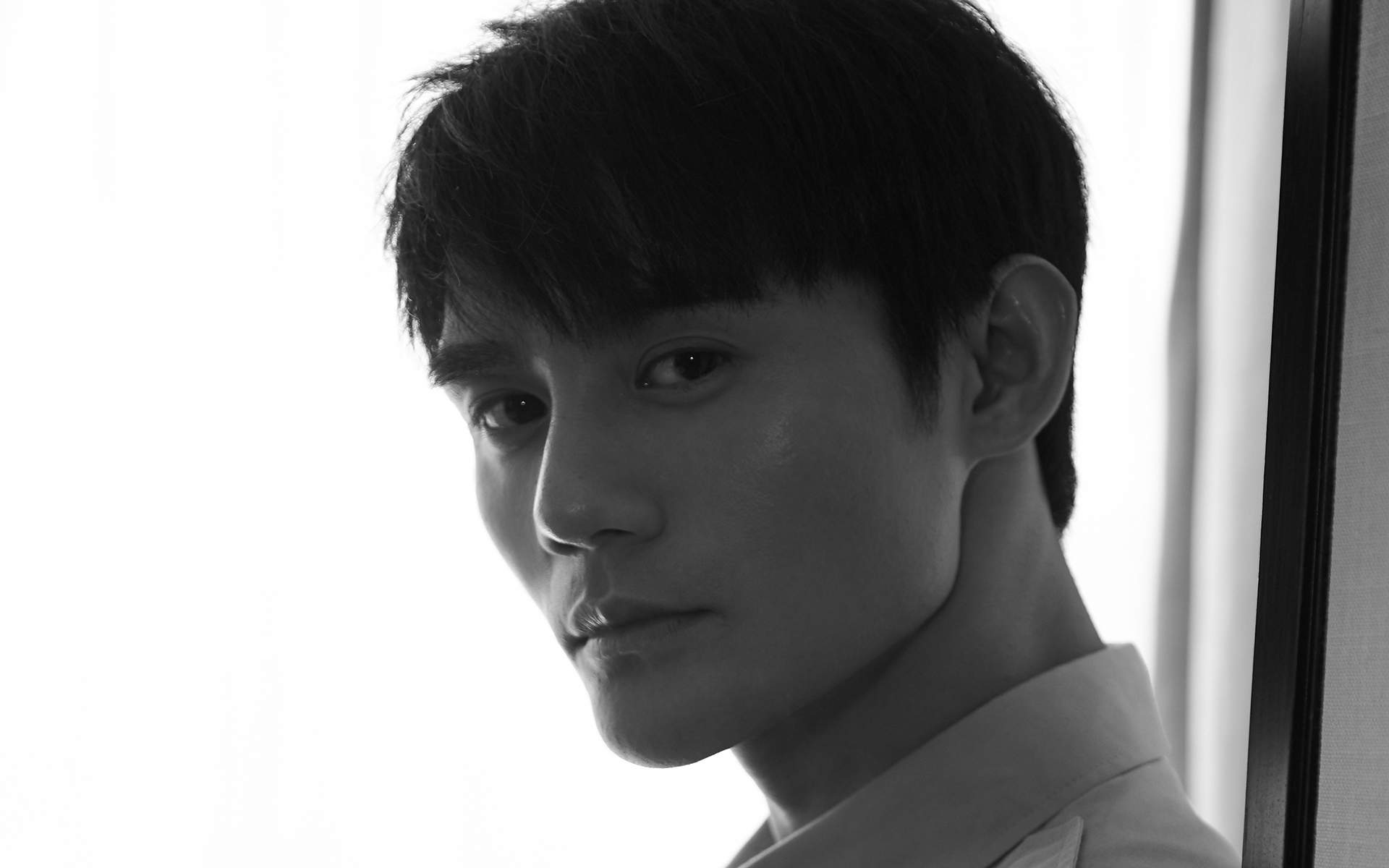 高清中国内地男演员王凯黑色西装帅气写真图片图片 高清中国内地男演员王凯黑色西装帅气写真图片图片