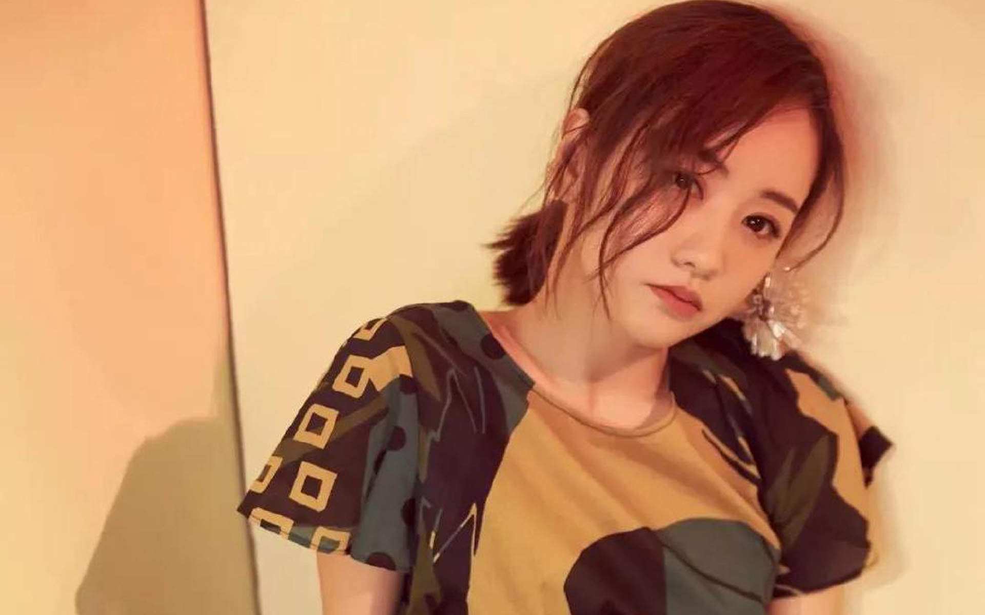 高清中国内地云南保山女演员杨蓉性感迷人写真图片桌面壁纸图片