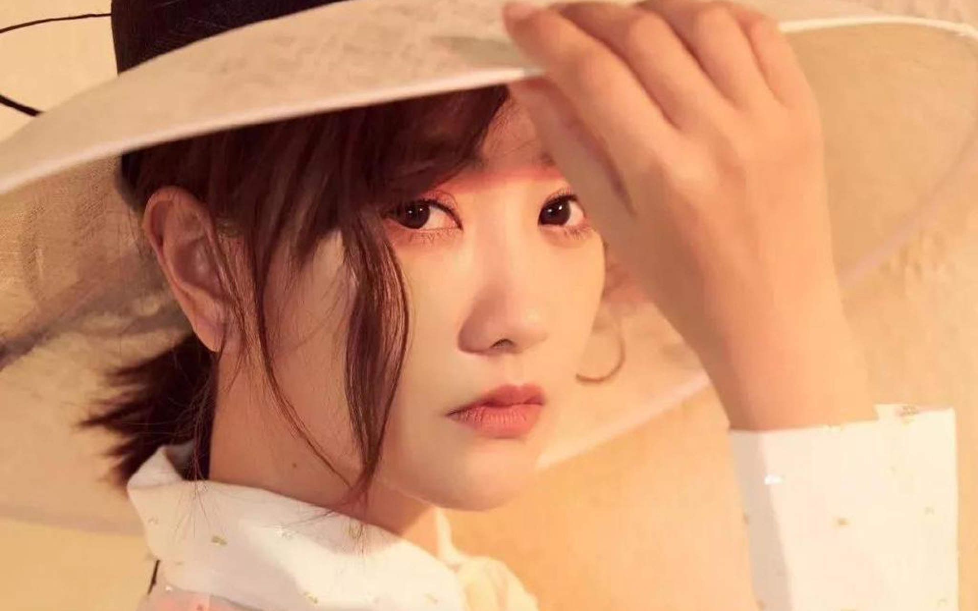 高清中国内地云南保山女演员杨蓉性感迷人写真图片桌面壁纸图片