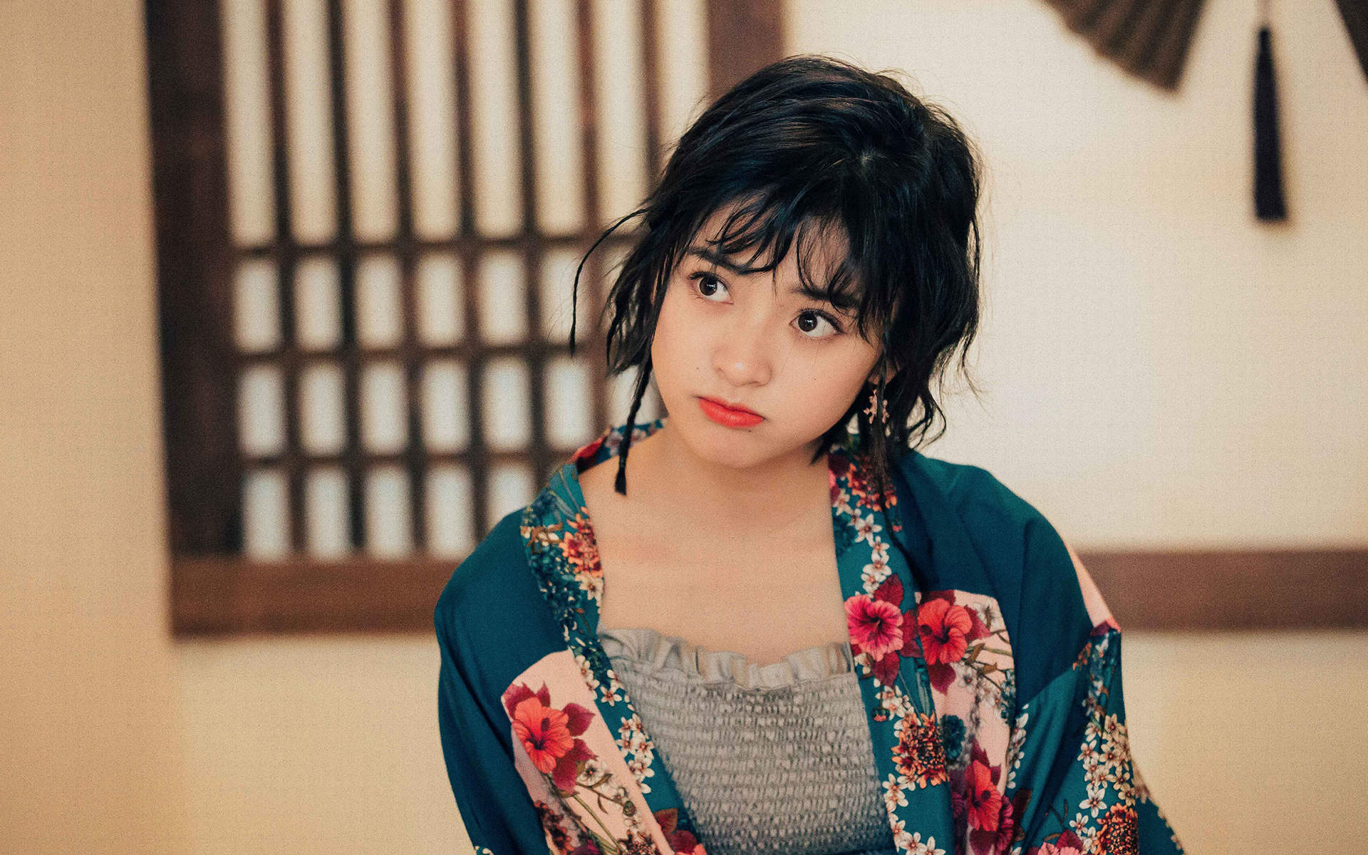 高清美女沈月甜美灵动写真图片手机壁纸图片
