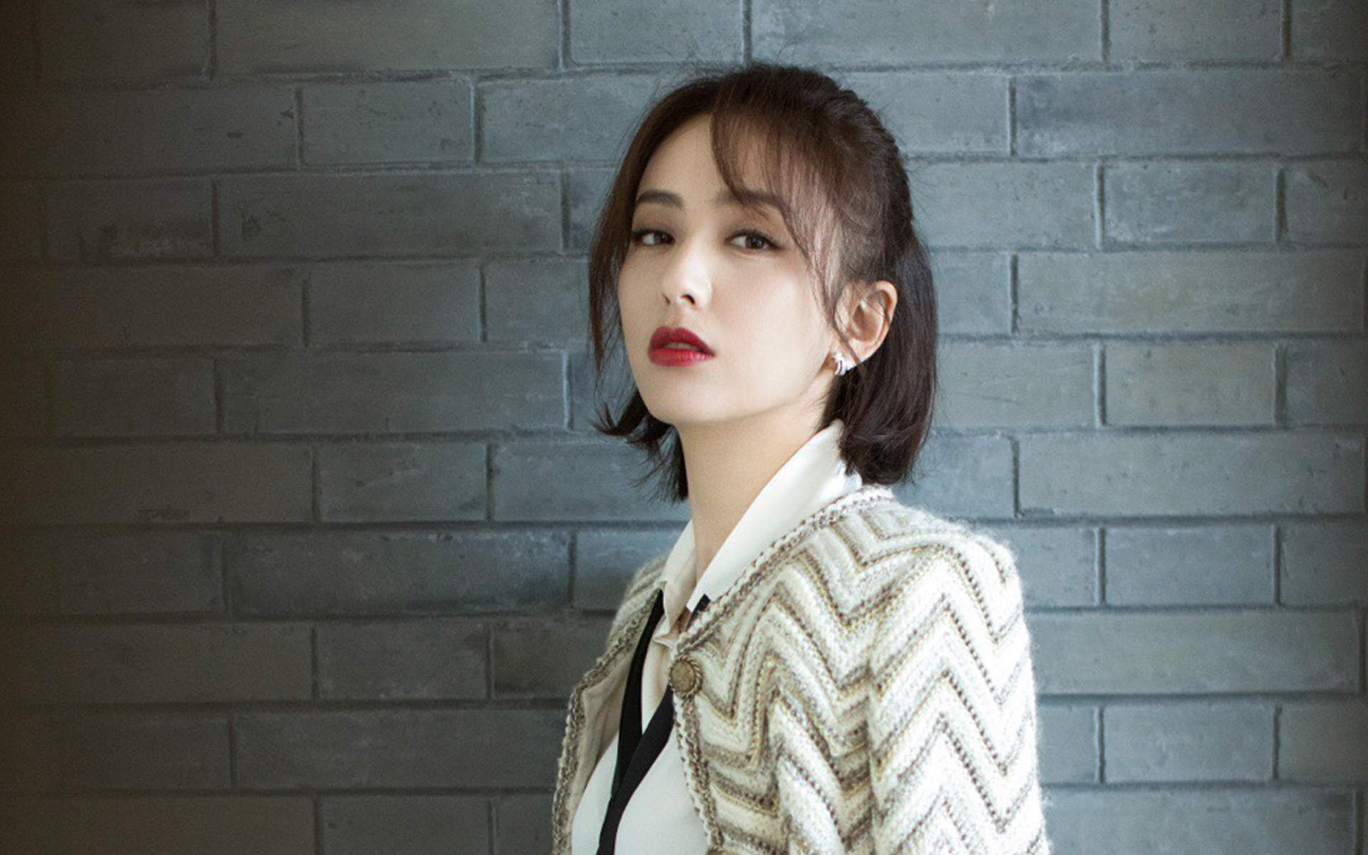高清中国内地新疆伊犁影视女演员佟丽娅时尚写真高清电脑桌面壁纸图片 高清中国内地新疆伊犁影视女演员佟丽娅时尚写真高清电脑桌面壁纸图片