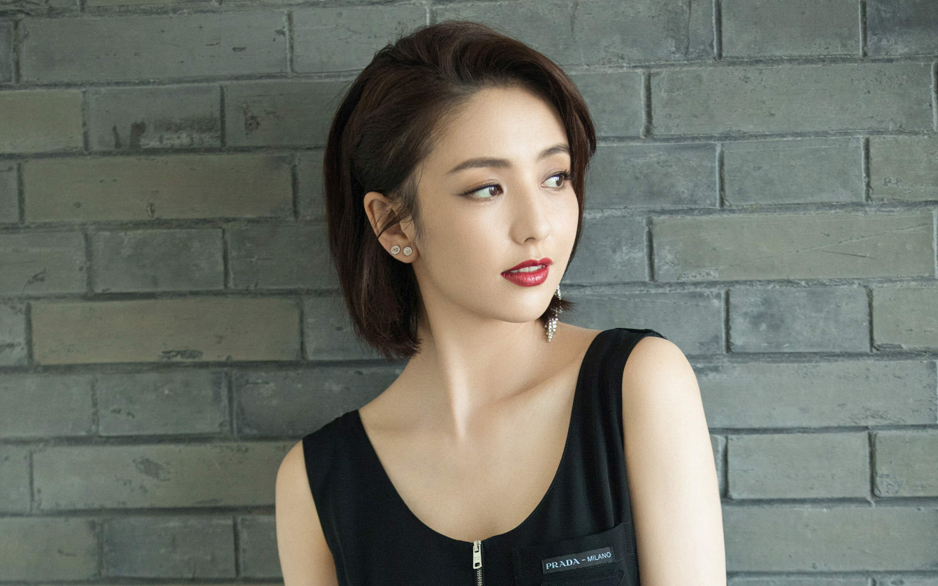 高清中国内地新疆伊犁影视女演员佟丽娅性感活动照高清桌面壁纸图片