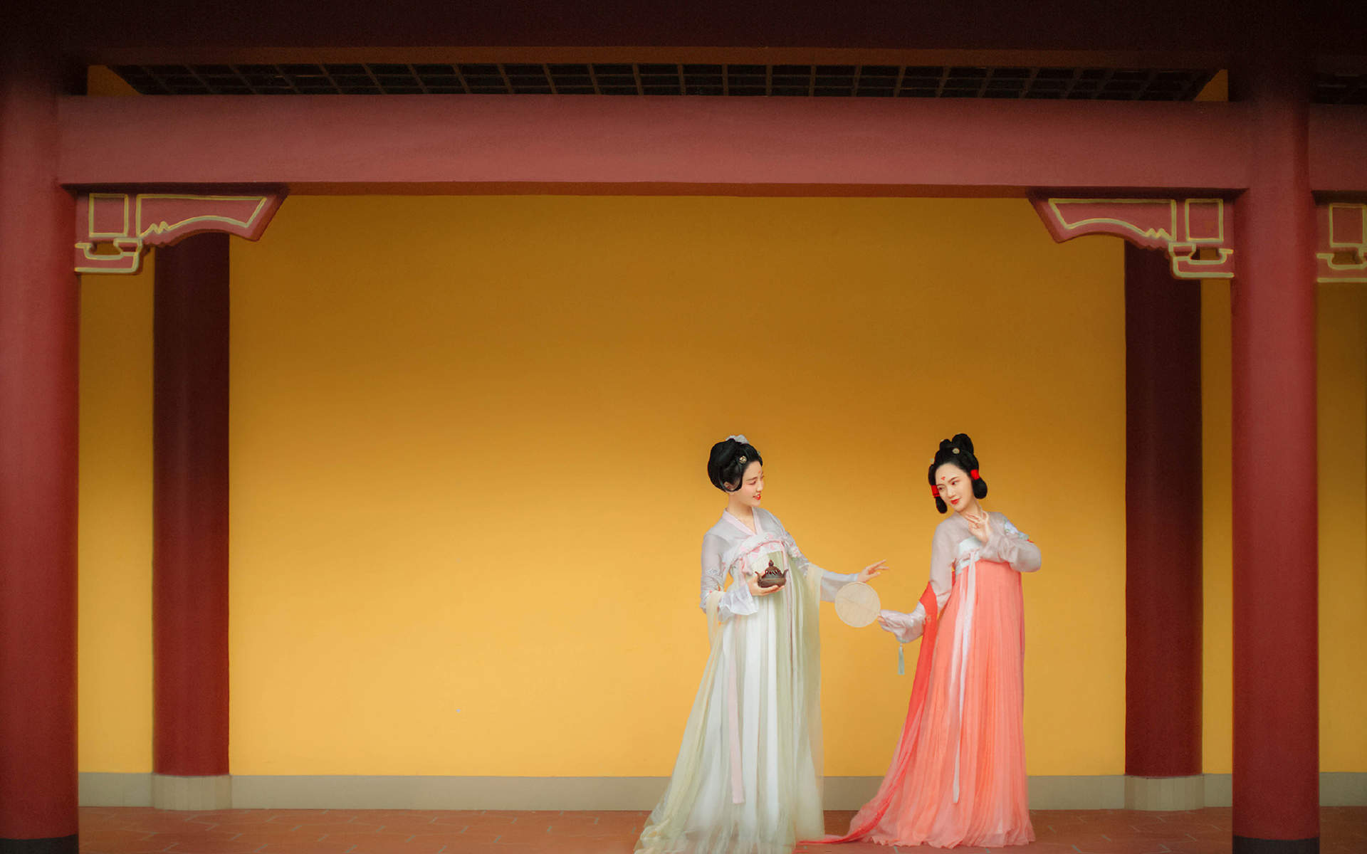 花树下的汉服美女清纯靓丽如花似玉写真图片图片