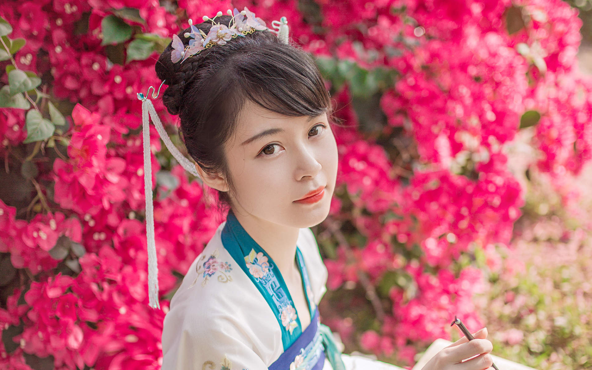 花树下的汉服美女清纯靓丽如花似玉写真图片图片