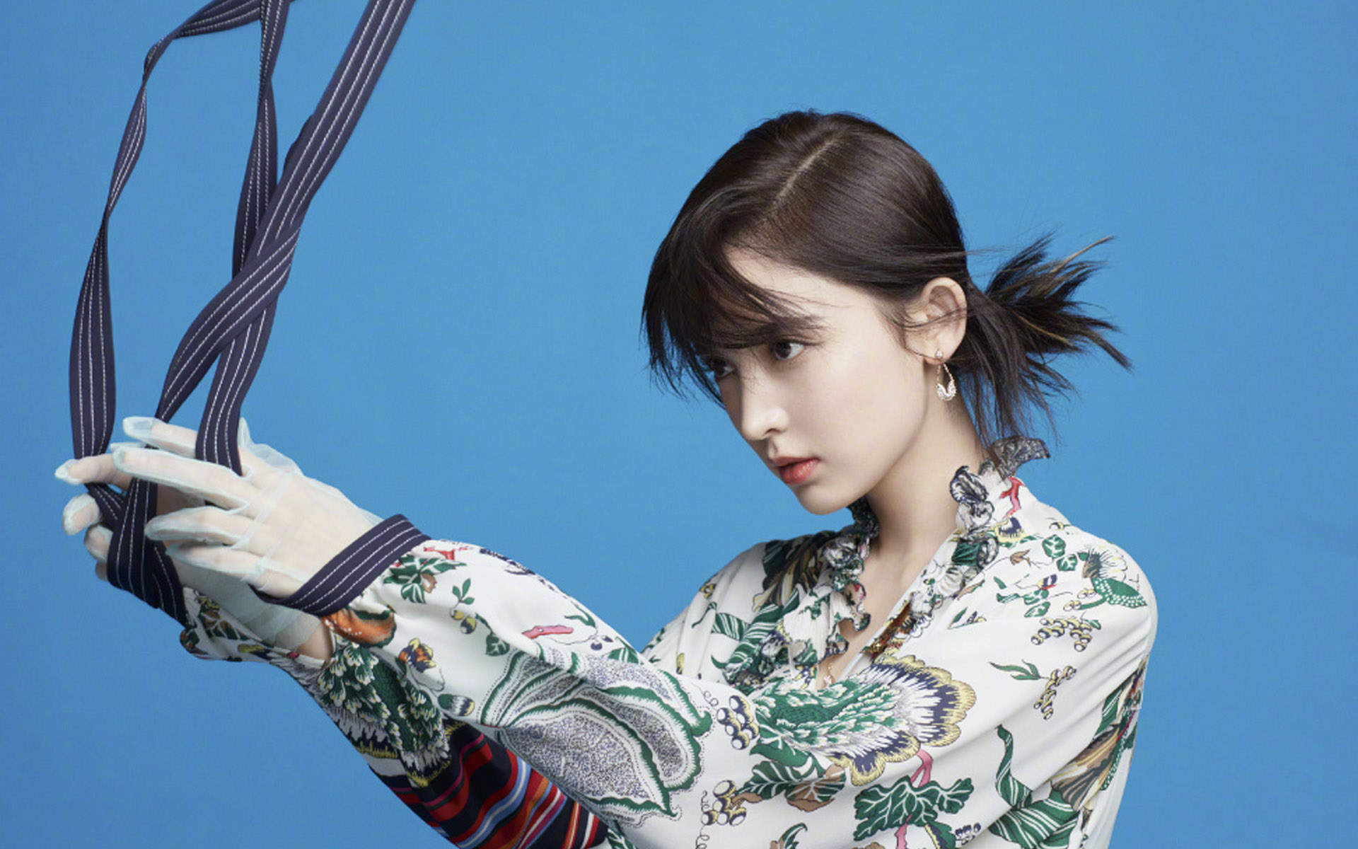 中国内地新疆乌鲁木齐市影视女演员古力娜扎清秀写真手机壁纸图片