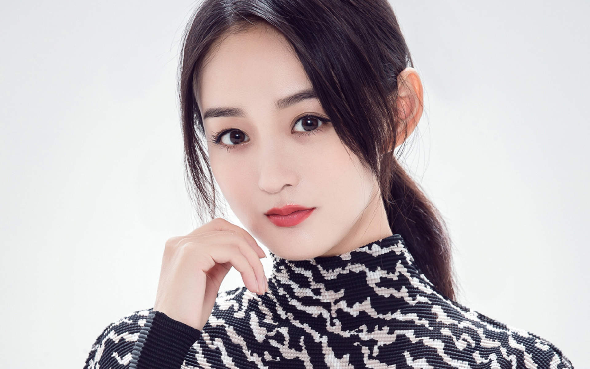 高清中国内地女演员平面模特何泓姗性感迷人写真图片图片