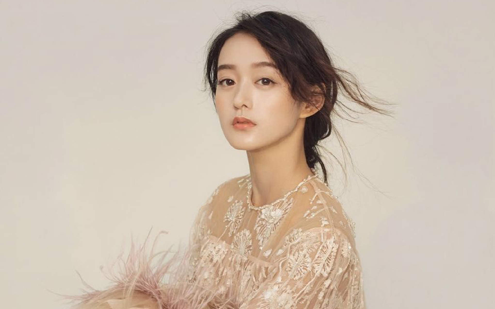 高清中国内地女演员平面模特何泓姗性感迷人写真图片图片