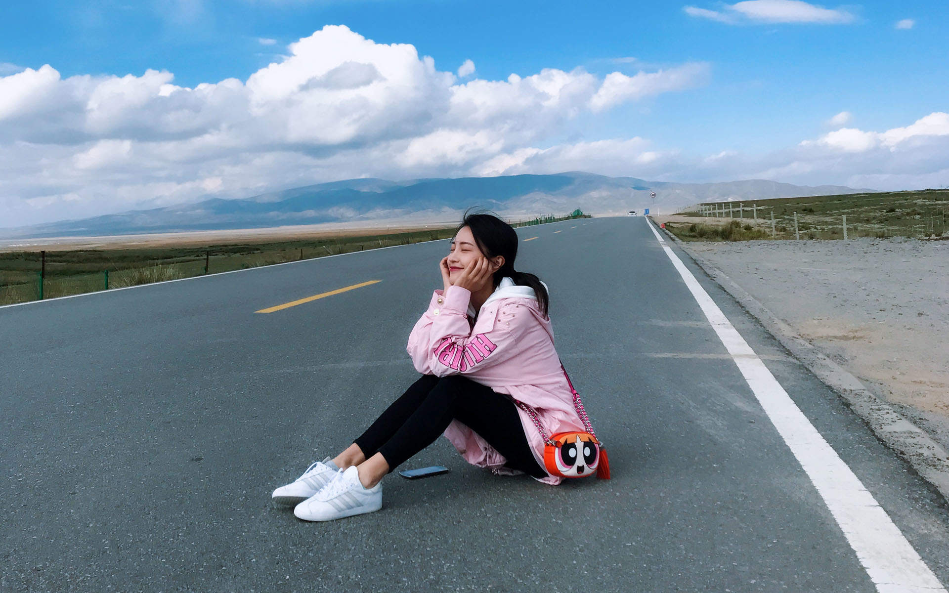 乌兰哈达火山风景高清桌面壁纸图片