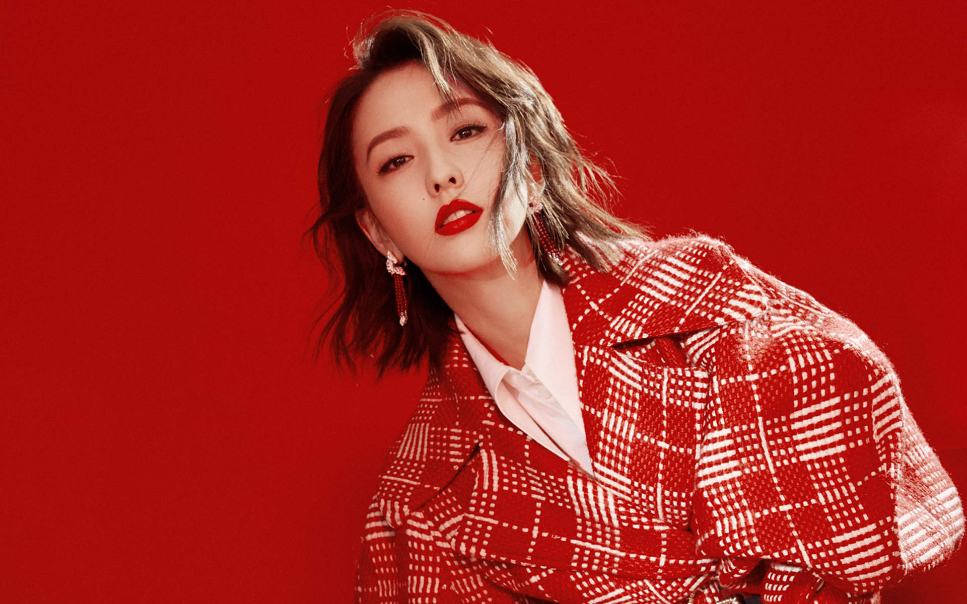 高清中国内地新疆伊犁影视女演员佟丽娅美艳性感高清桌面壁纸图片 高清中国内地新疆伊犁影视女演员佟丽娅美艳性感高清桌面壁纸图片