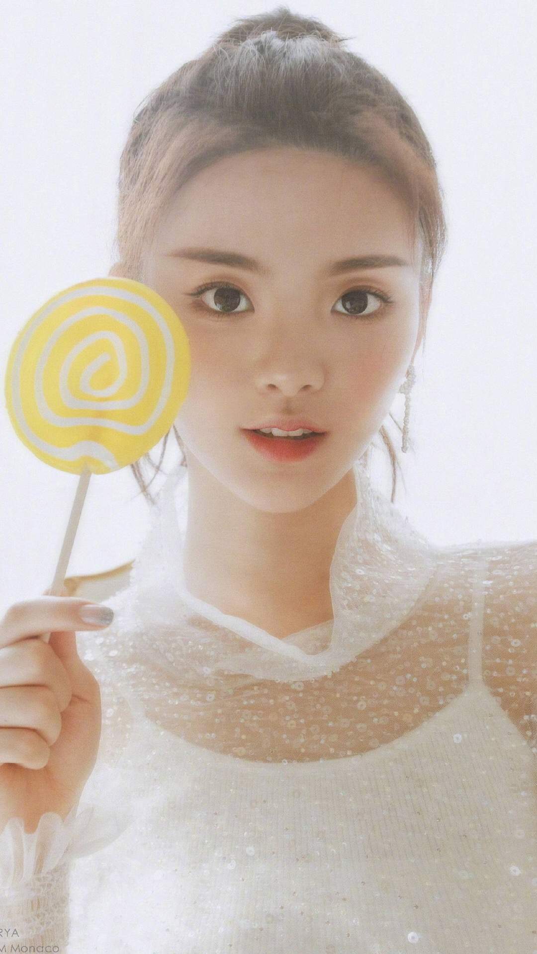 杨超越图片